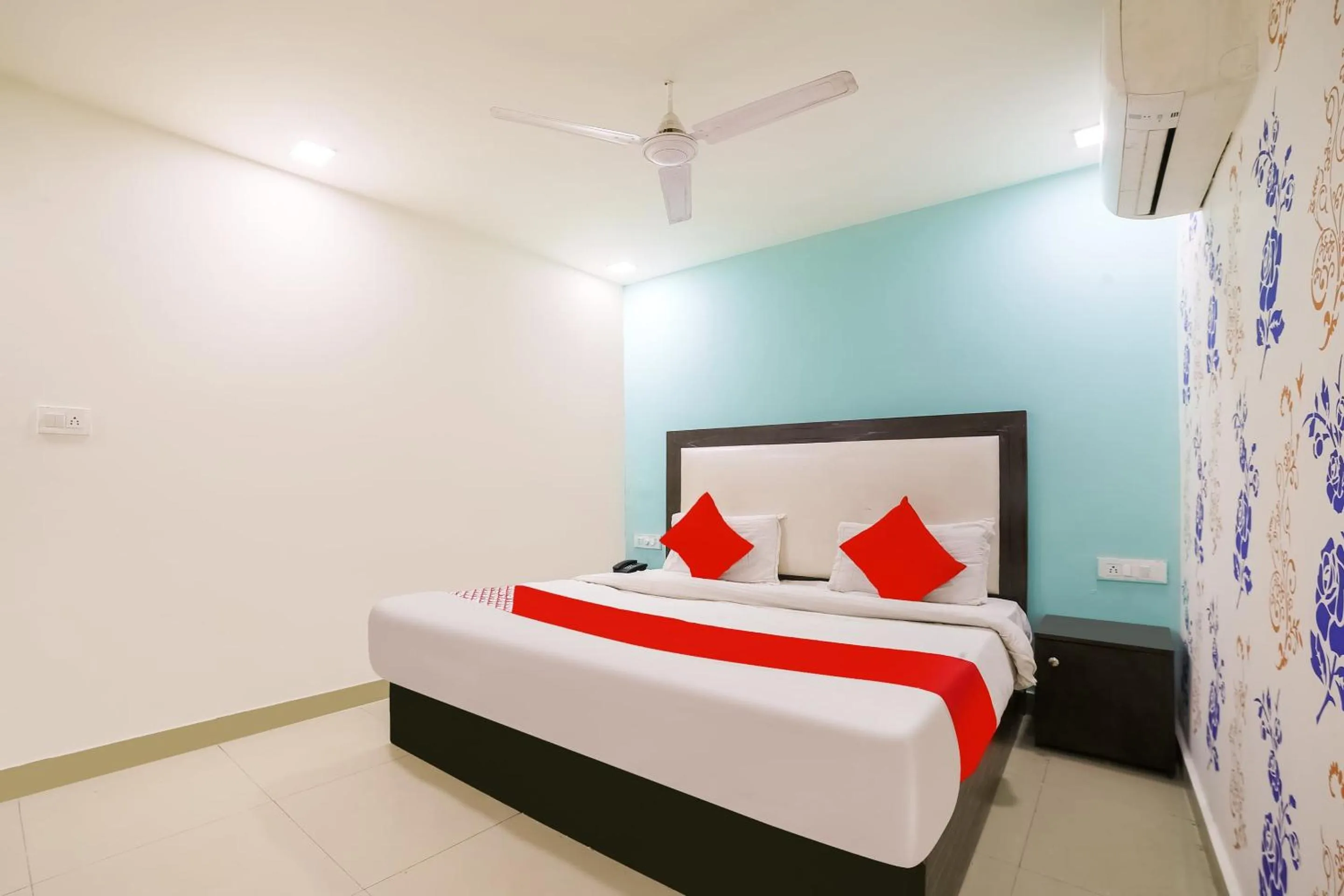 Bed in Hotel O by OYO My Comfortable