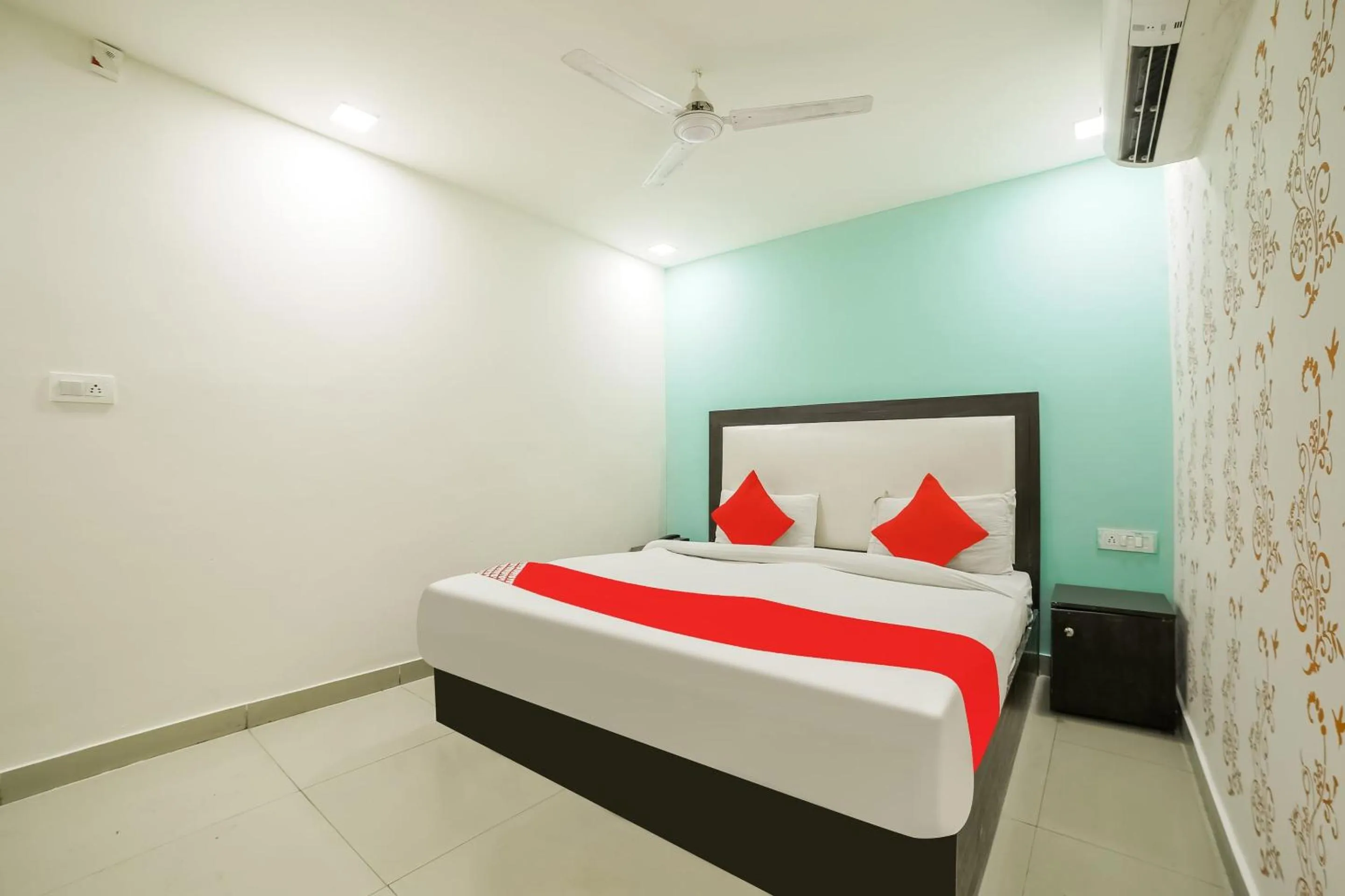 Bed in Hotel O by OYO My Comfortable
