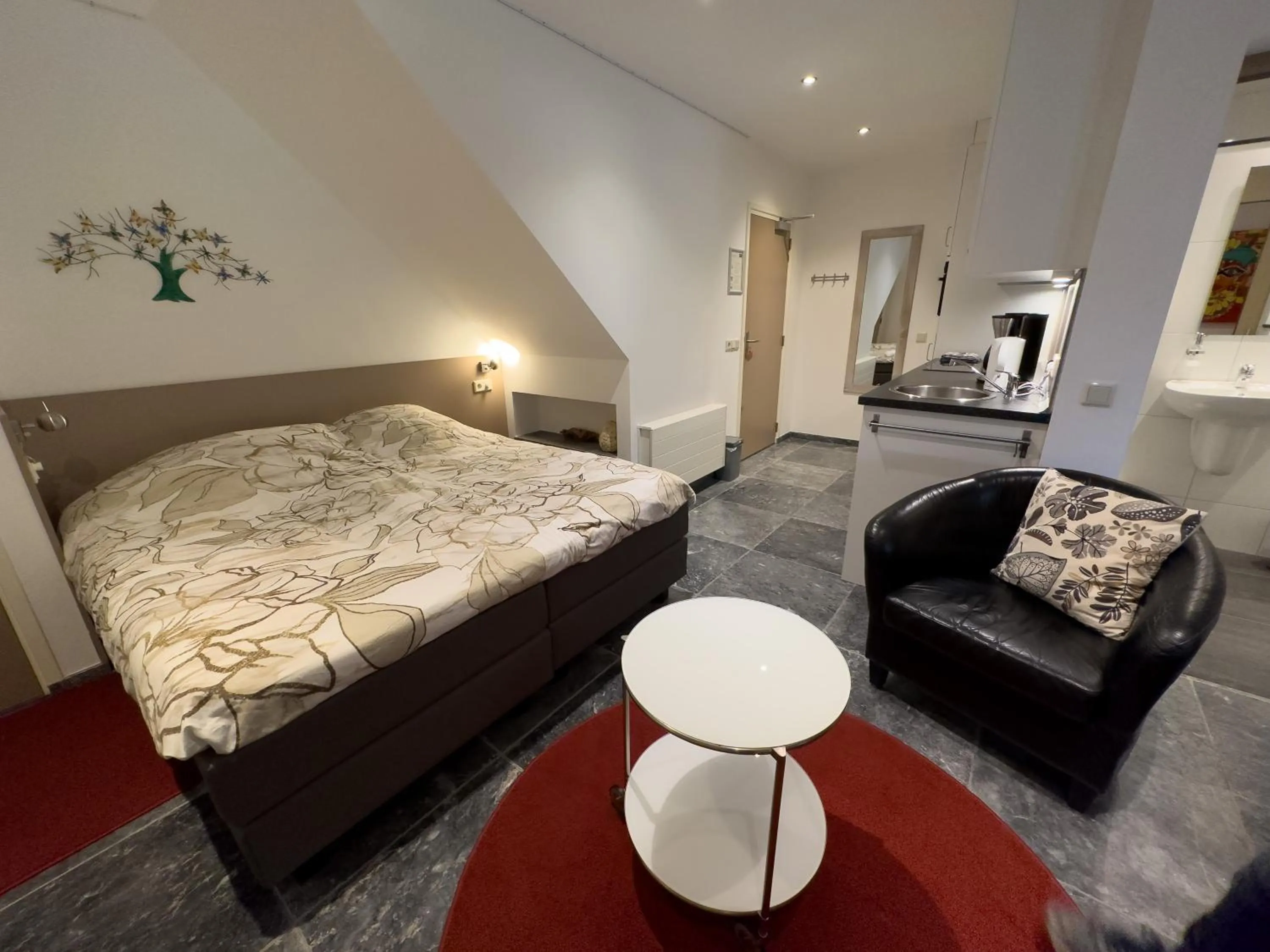 Bed in B&B De Groene Gast