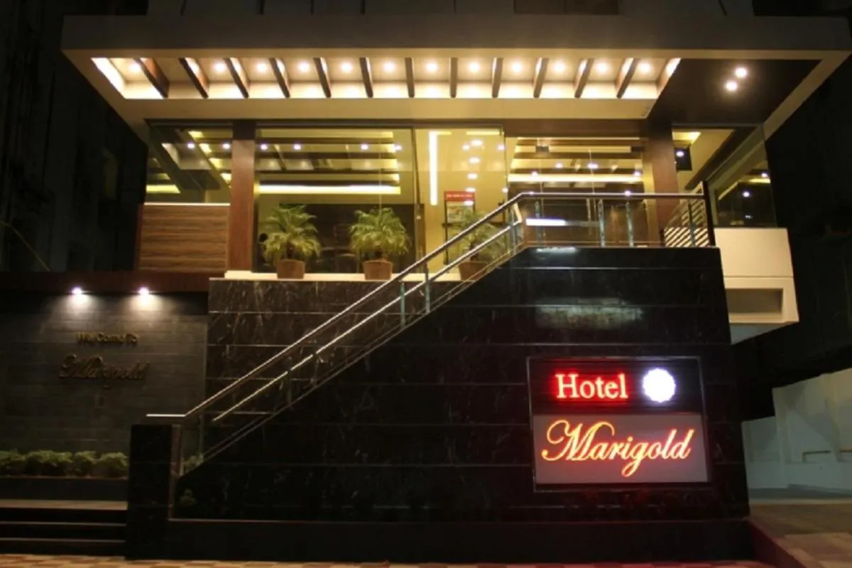 Facade/entrance in Hotel Marigold