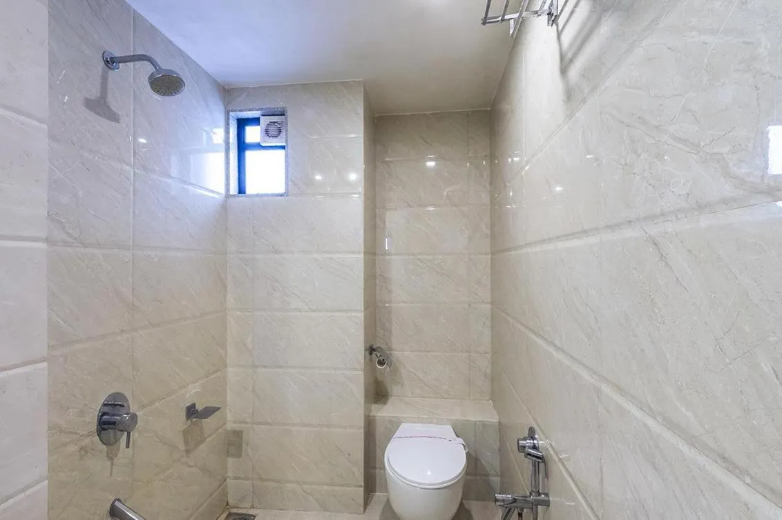 Toilet in Hotel Marigold