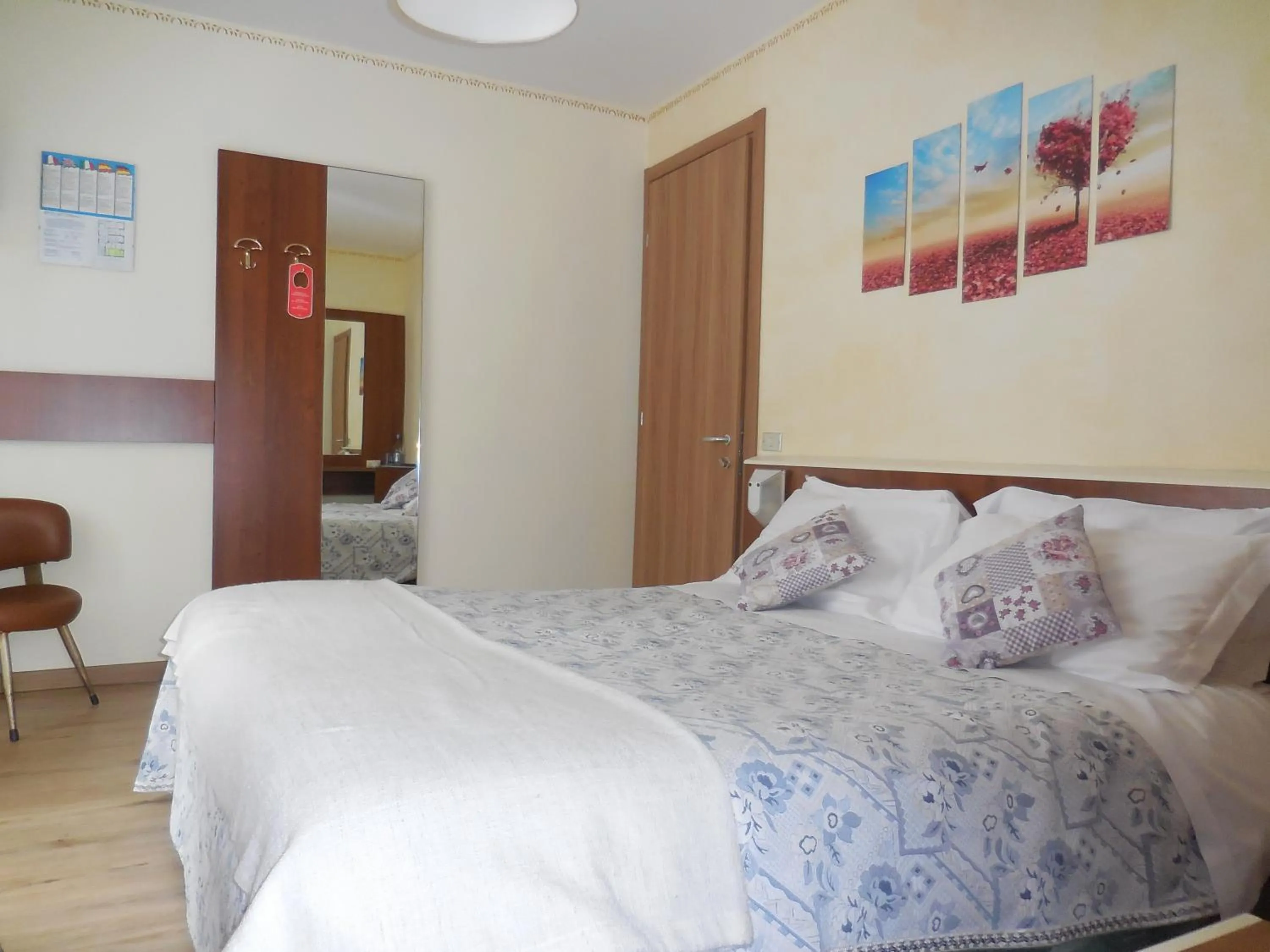 Photo of the whole room, Bed in Pensione Genzianella