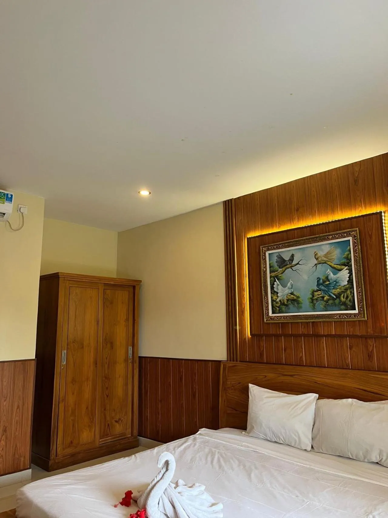 wardrobe, Bed in Asri Sari Ubud Resort