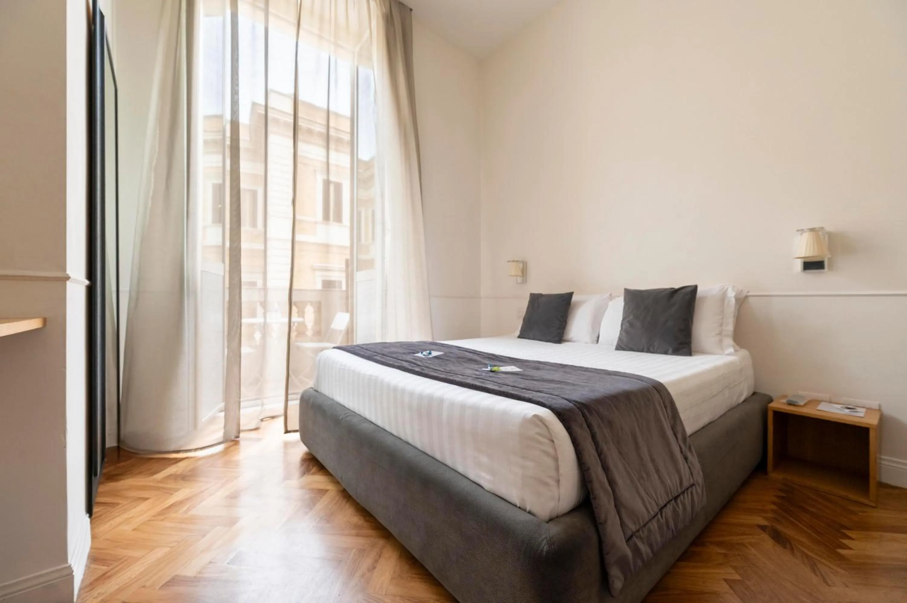 Bedroom, Bed in Vanity Navona