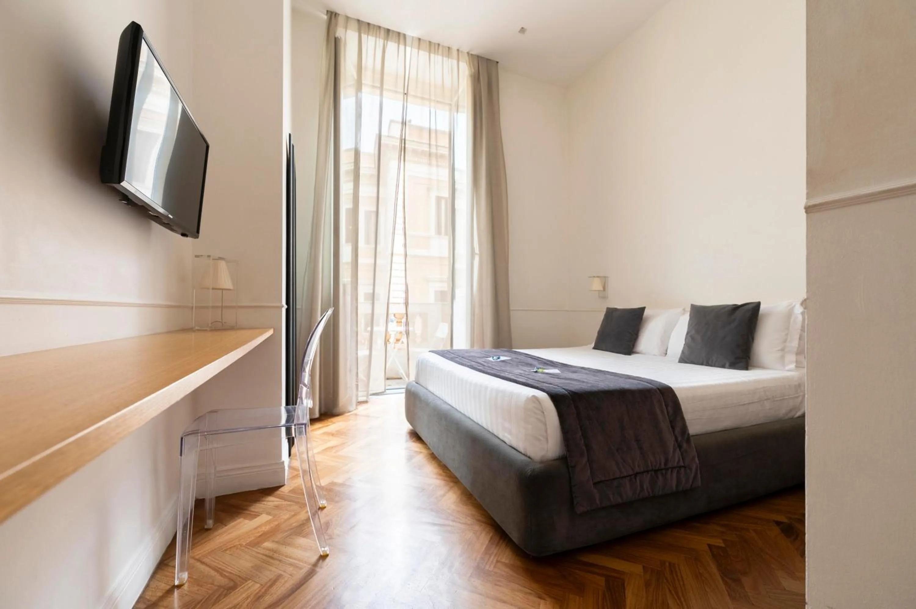 Photo of the whole room, Bed in Vanity Navona