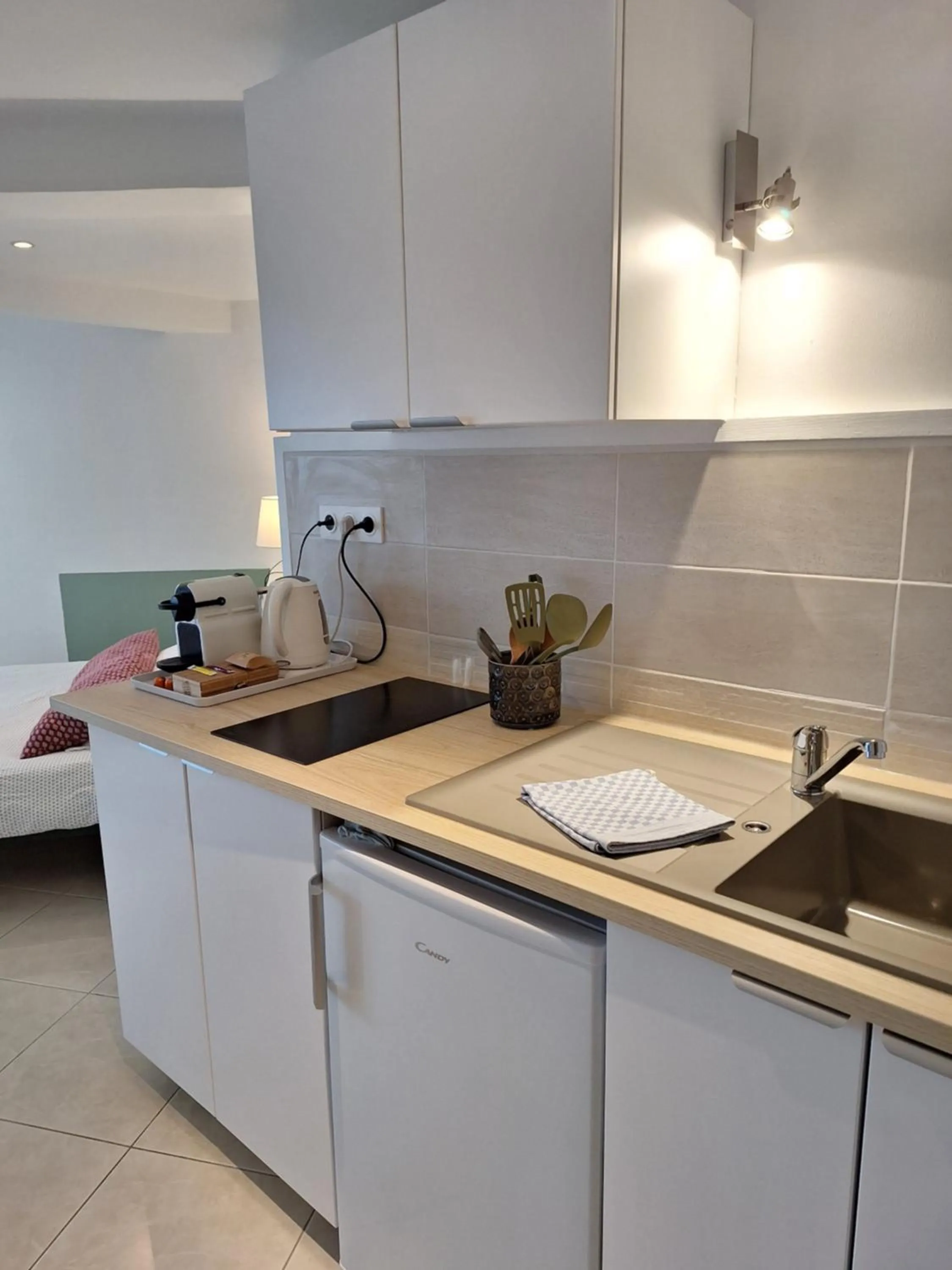 Kitchen or kitchenette in Studio d'Hôtes les Libellules