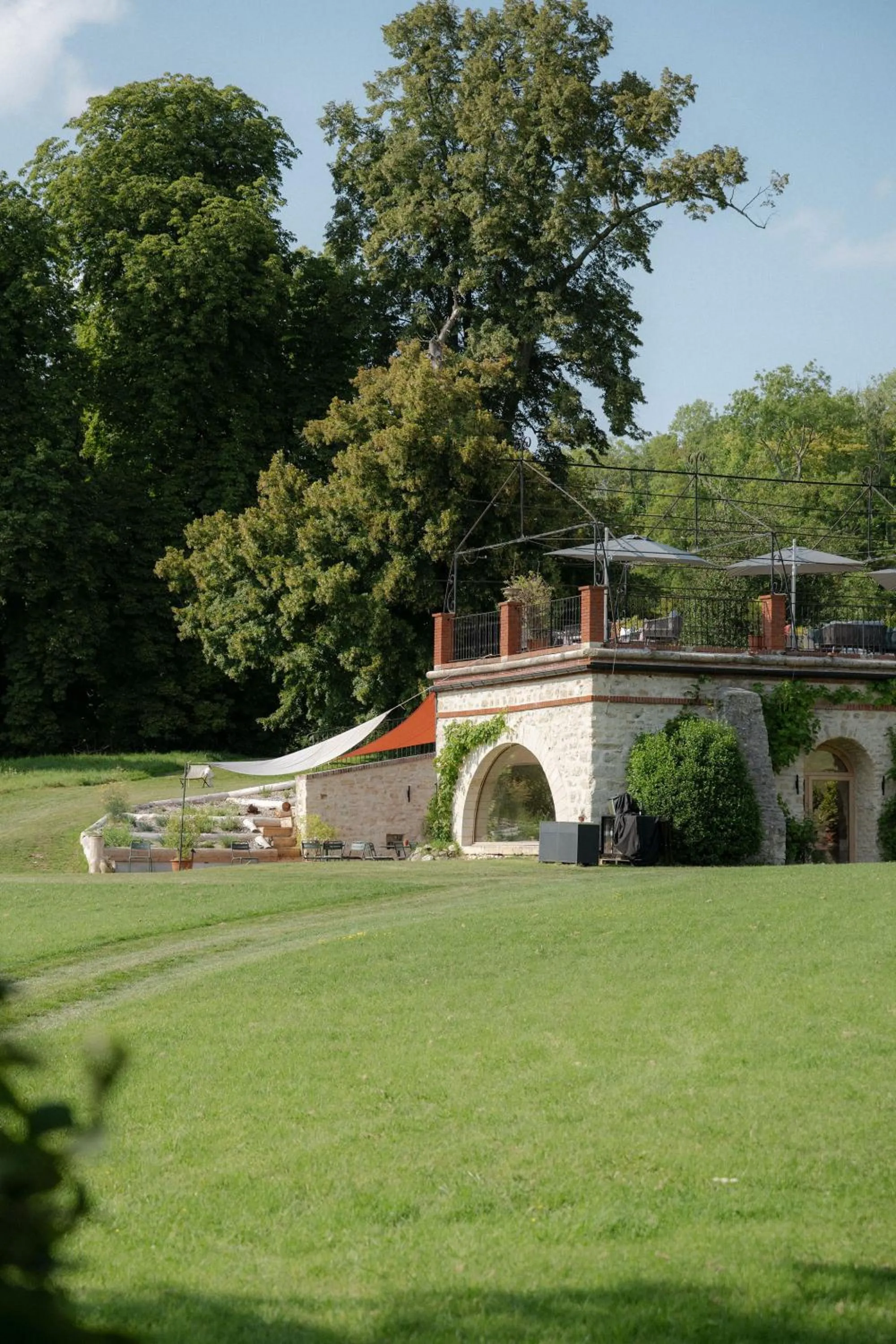 Restaurant/places to eat in Château De La Bûcherie
