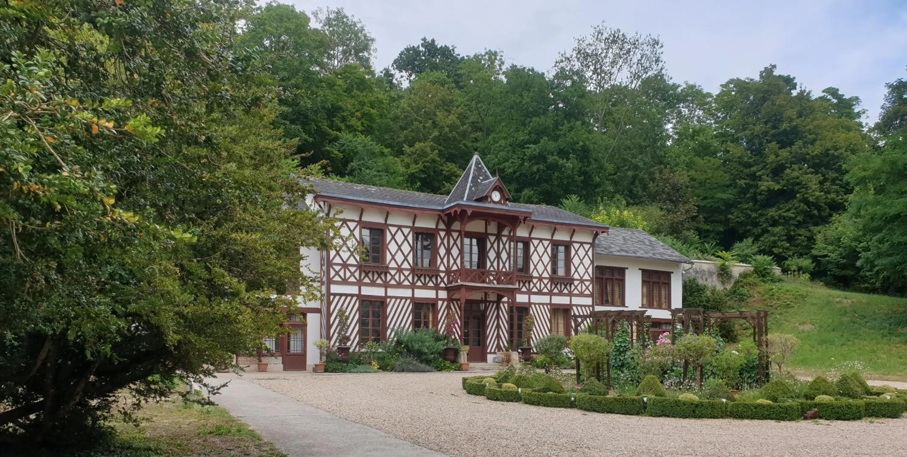Property building in Château De La Bûcherie