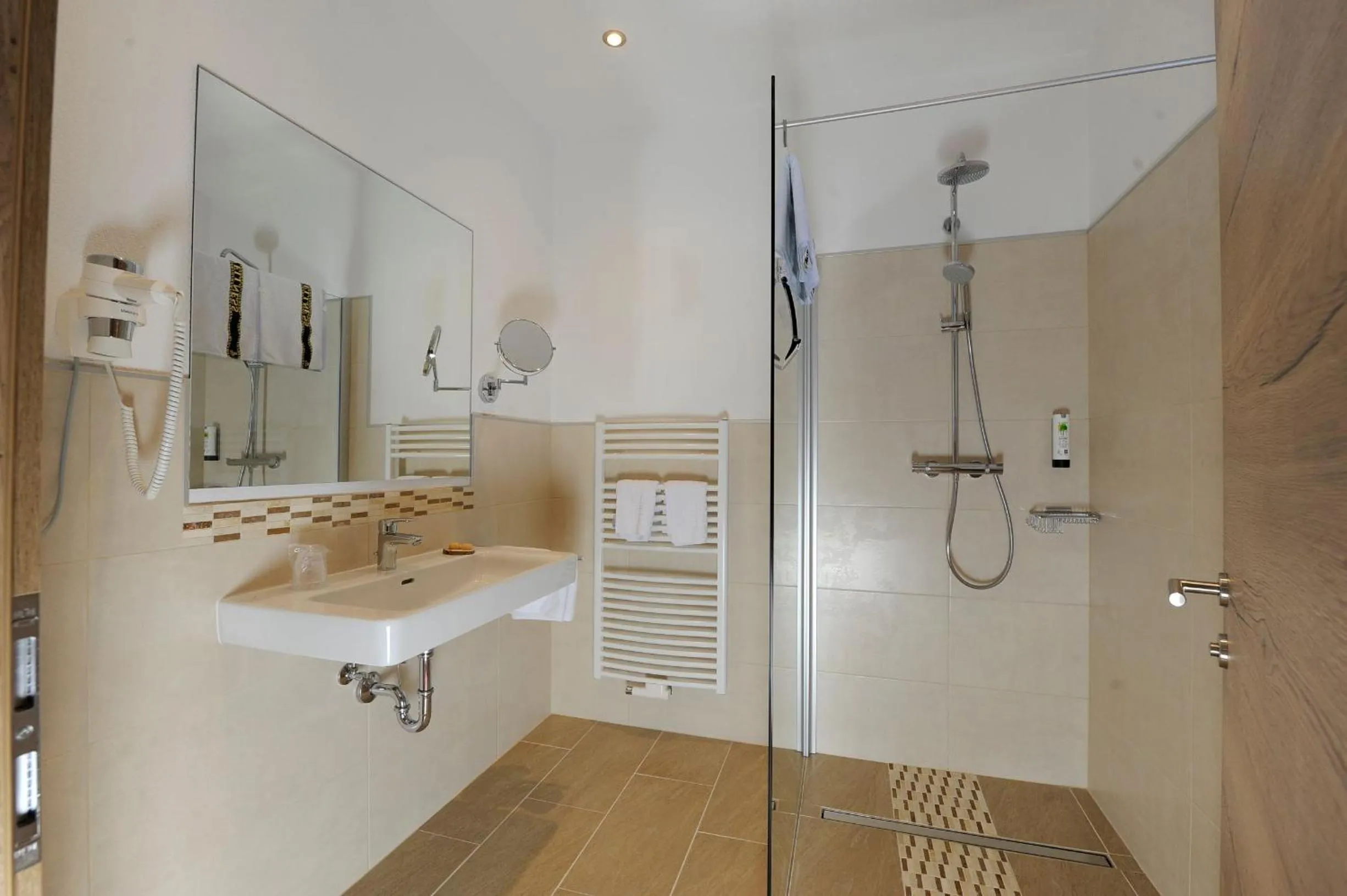 Bathroom in Gasthof Burkert