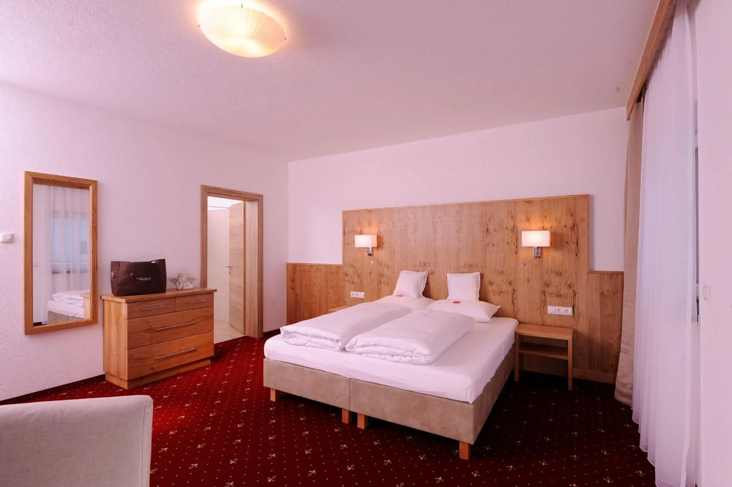 Bathroom, Bed in Gasthof Burkert