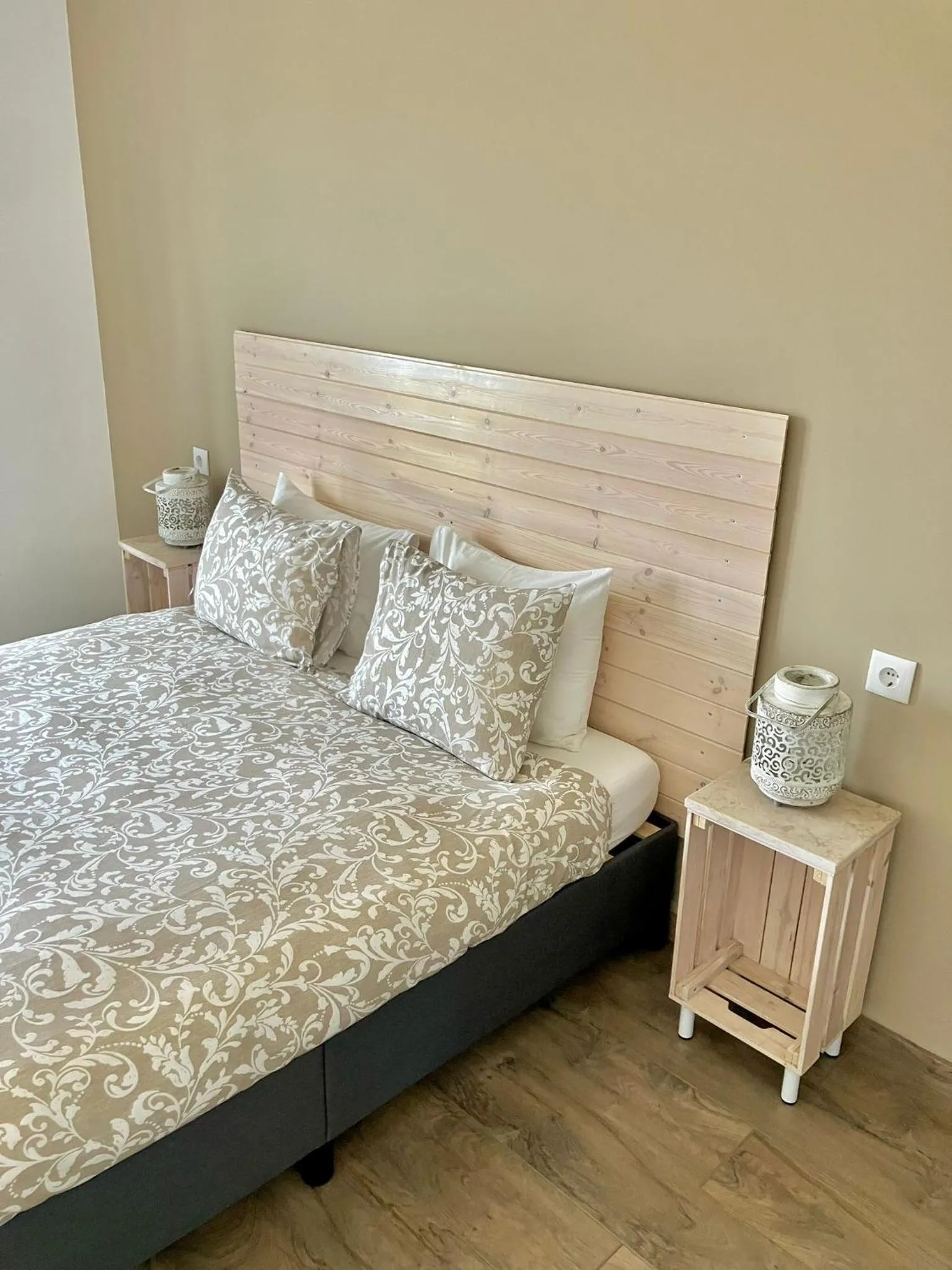 Bed in The Globetrotter's Inn