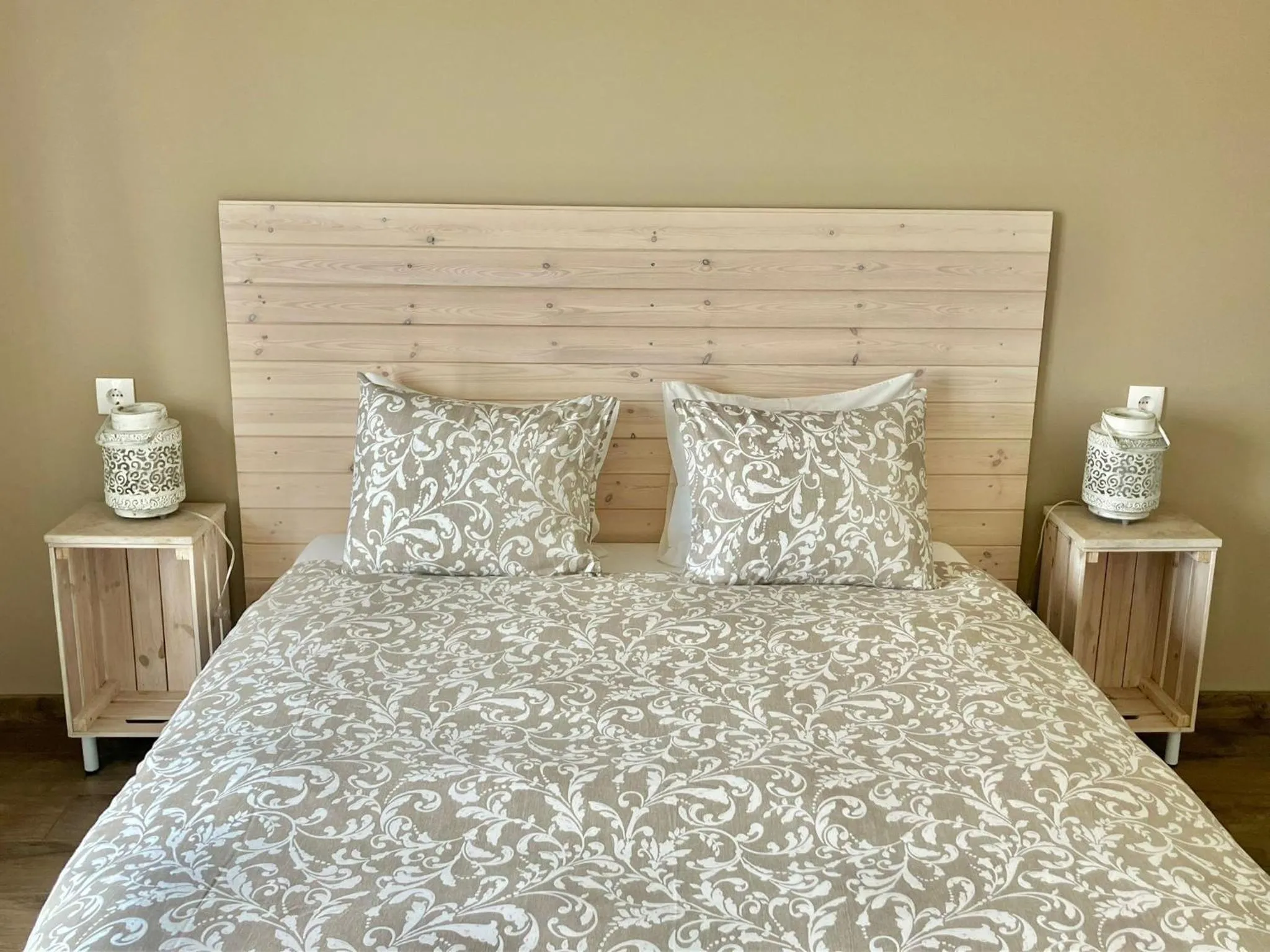 Bed in The Globetrotter's Inn