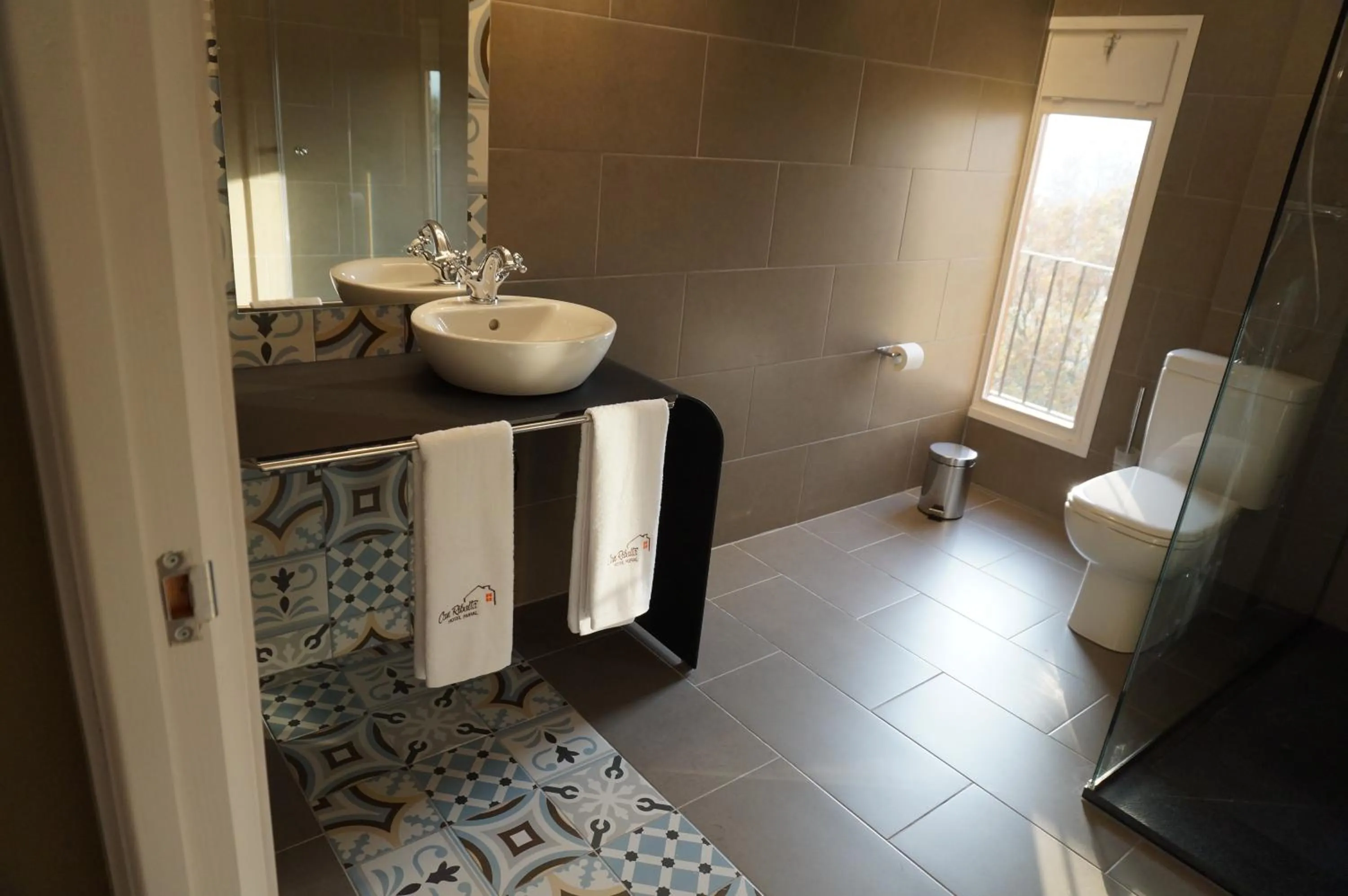 Toilet in Hotel Can Ribalta