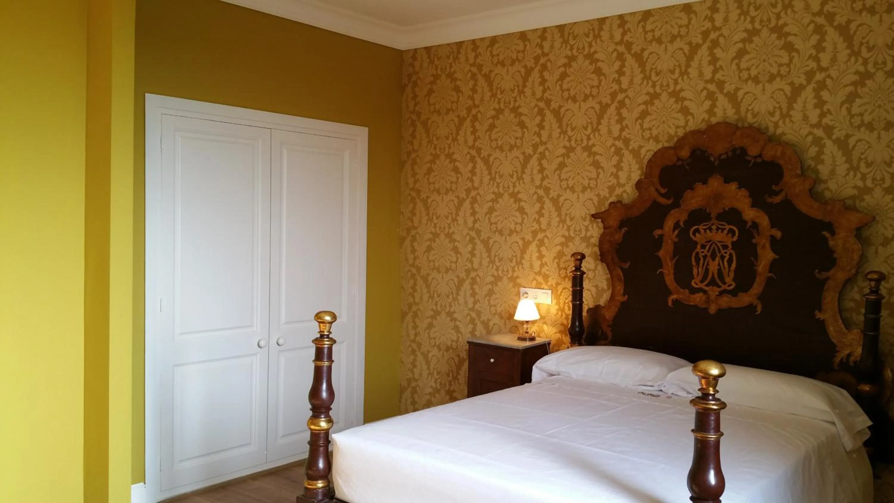 Bed in Hotel Can Ribalta