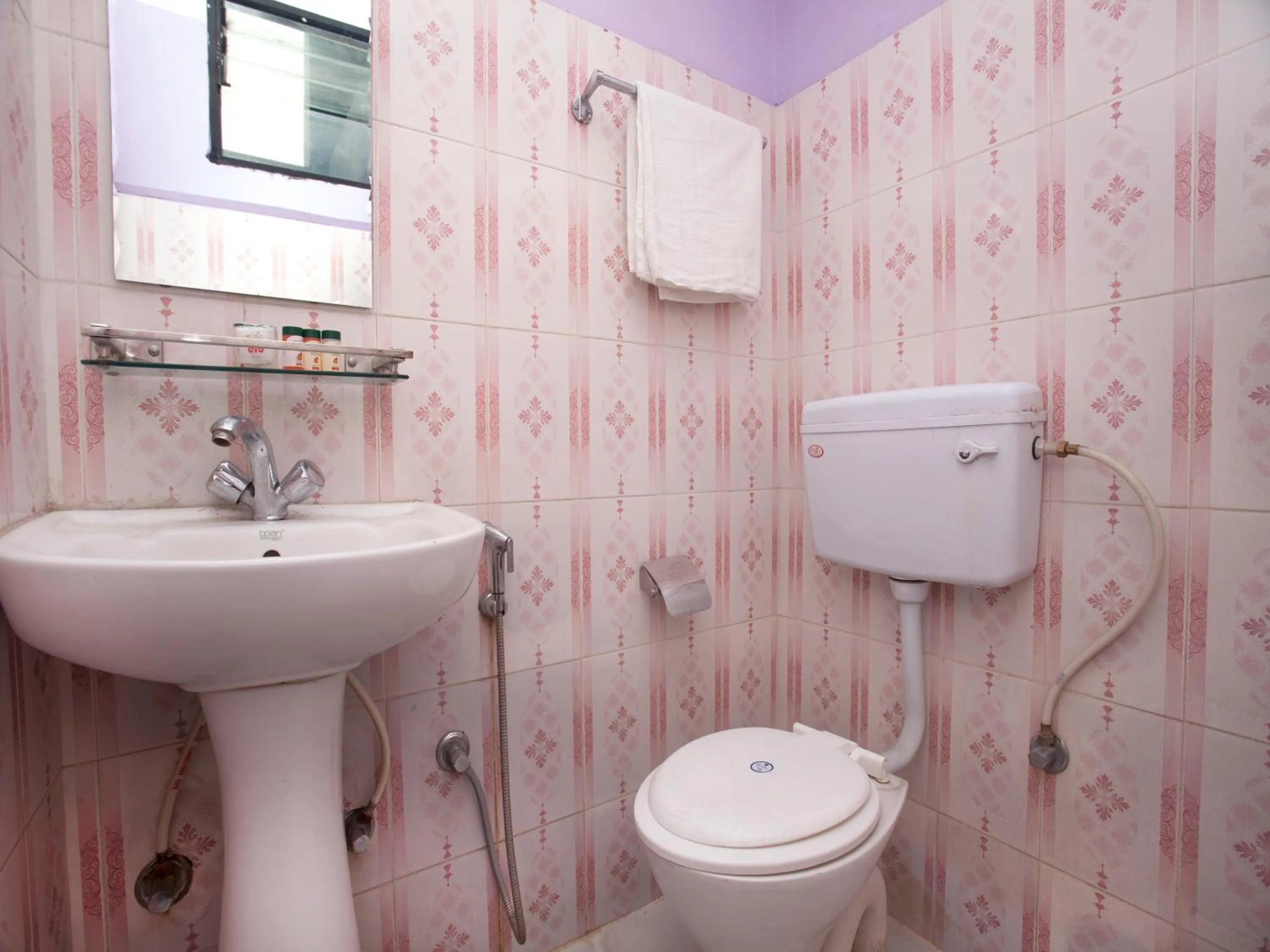 Bathroom in Allied Hotel