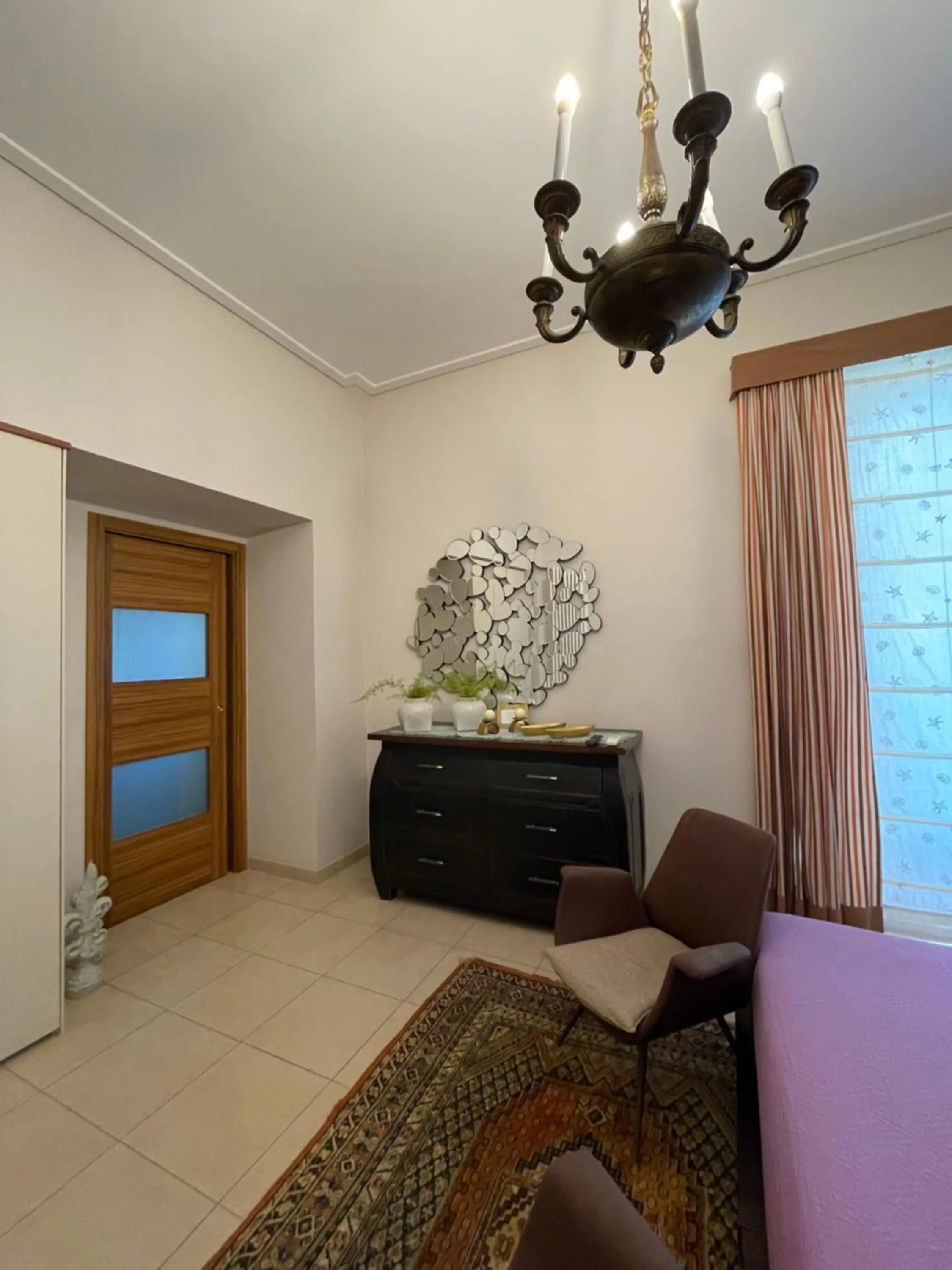 Photo of the whole room in Domus Felix