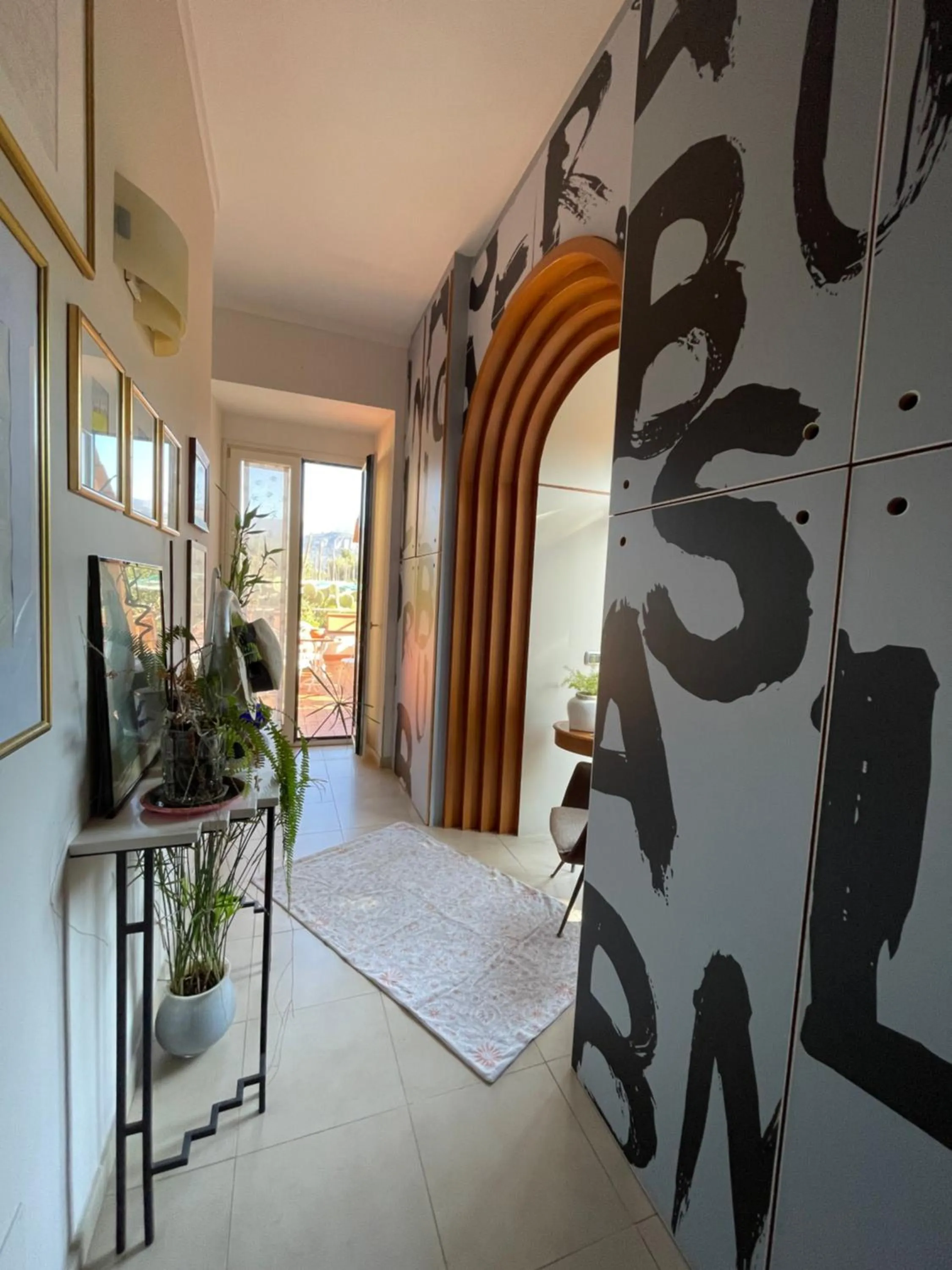 Seating area in Domus Felix