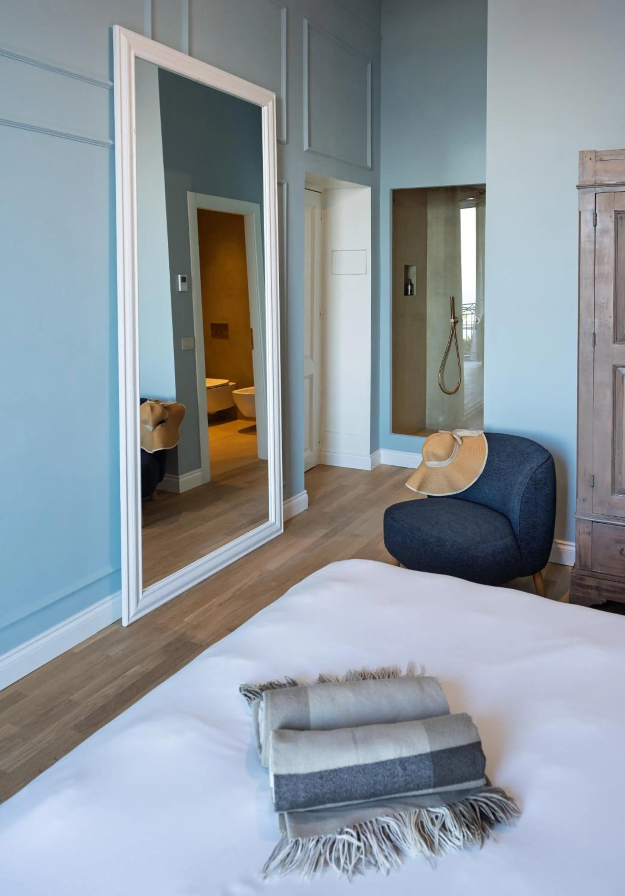 Shower, Bed in Villa Mabel Boutique Hotel