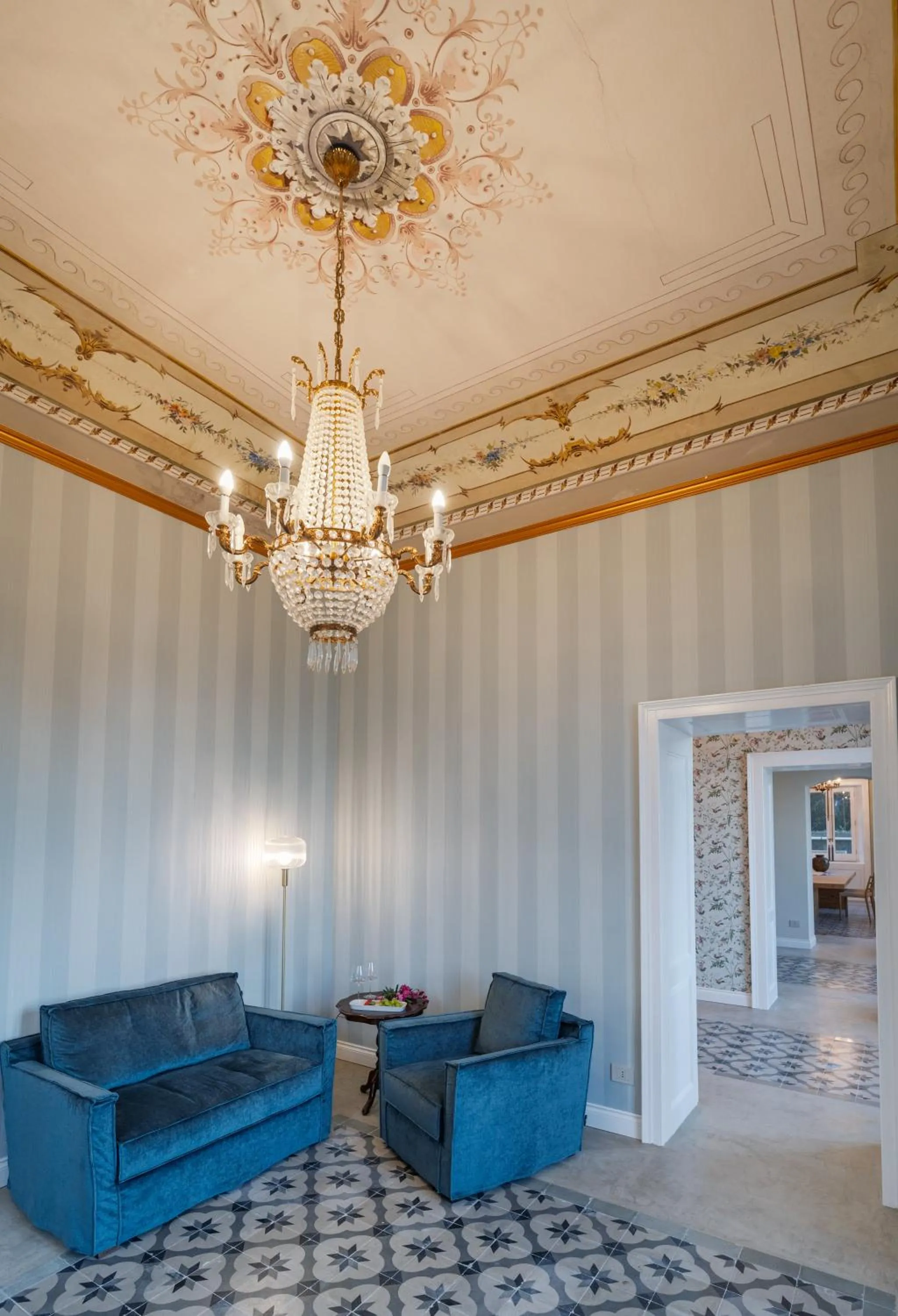 Communal lounge/ TV room in Villa Mabel Boutique Hotel