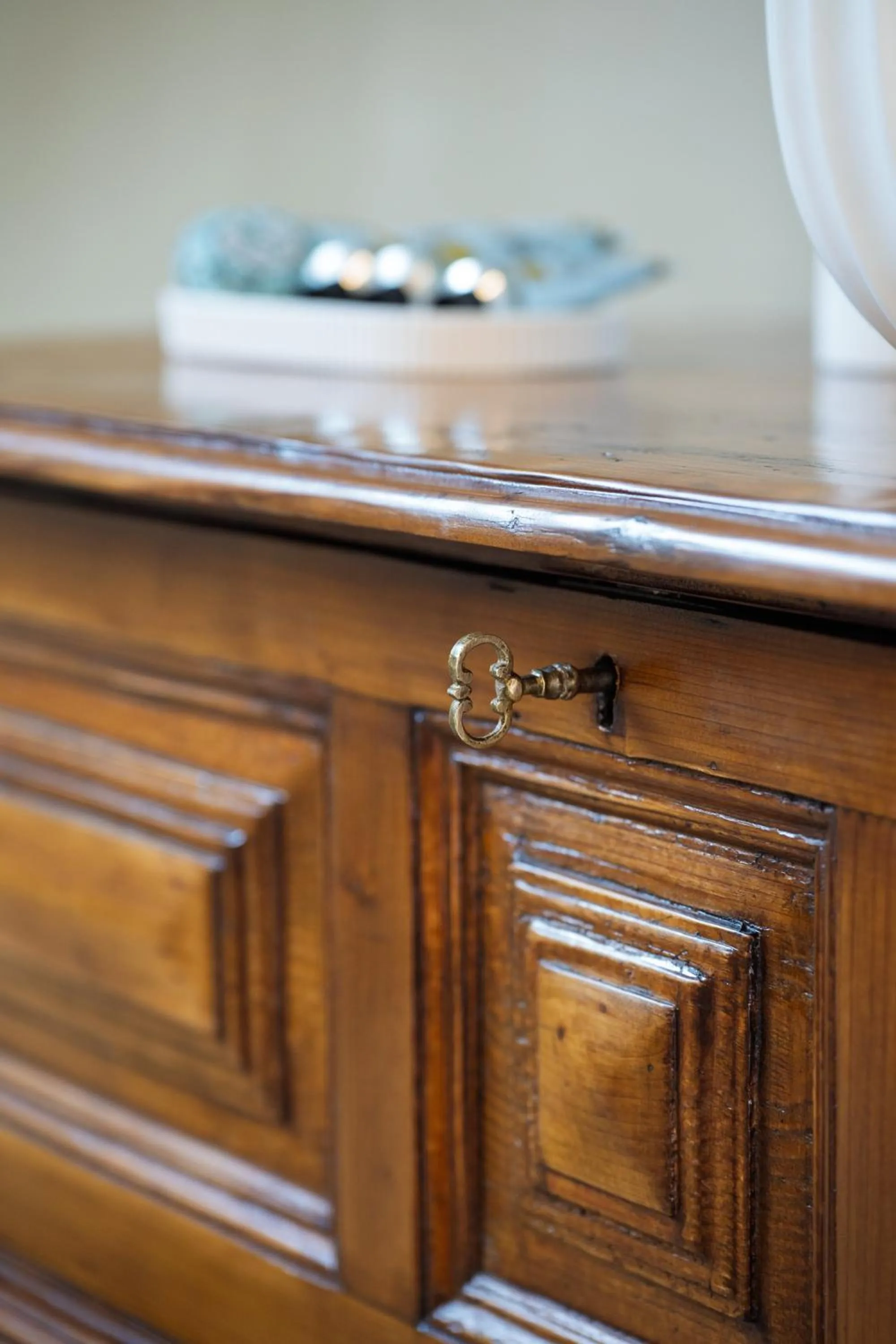 wardrobe in Villa Mabel Boutique Hotel