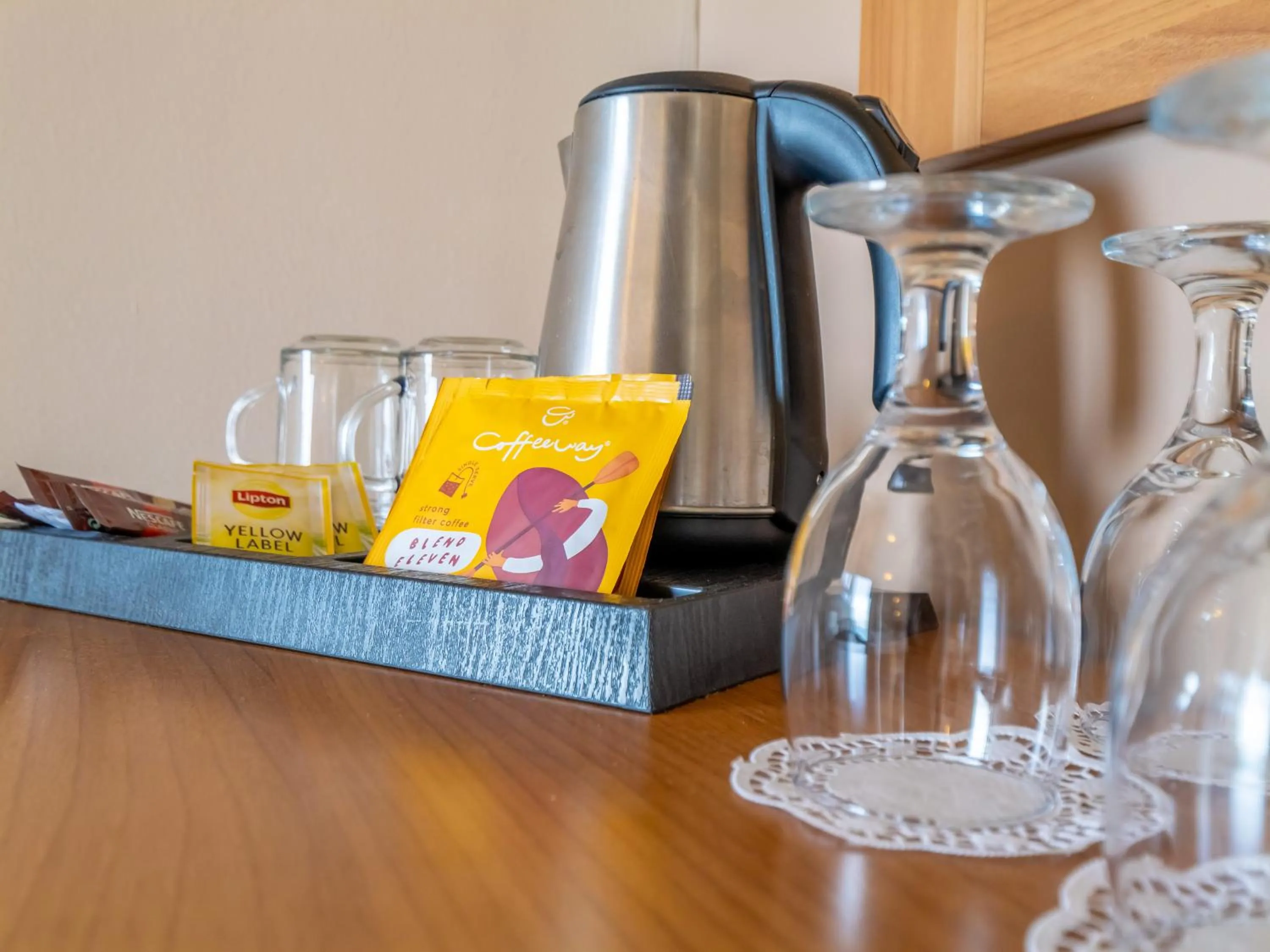 Coffee/tea facilities in Sunset Hotel