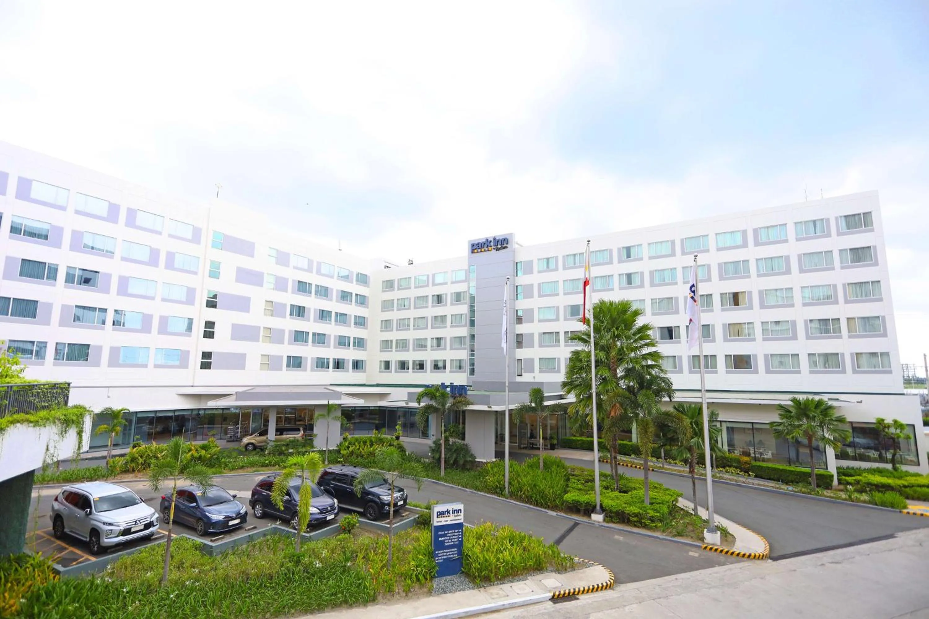 Property building in Park Inn By Radisson Clark