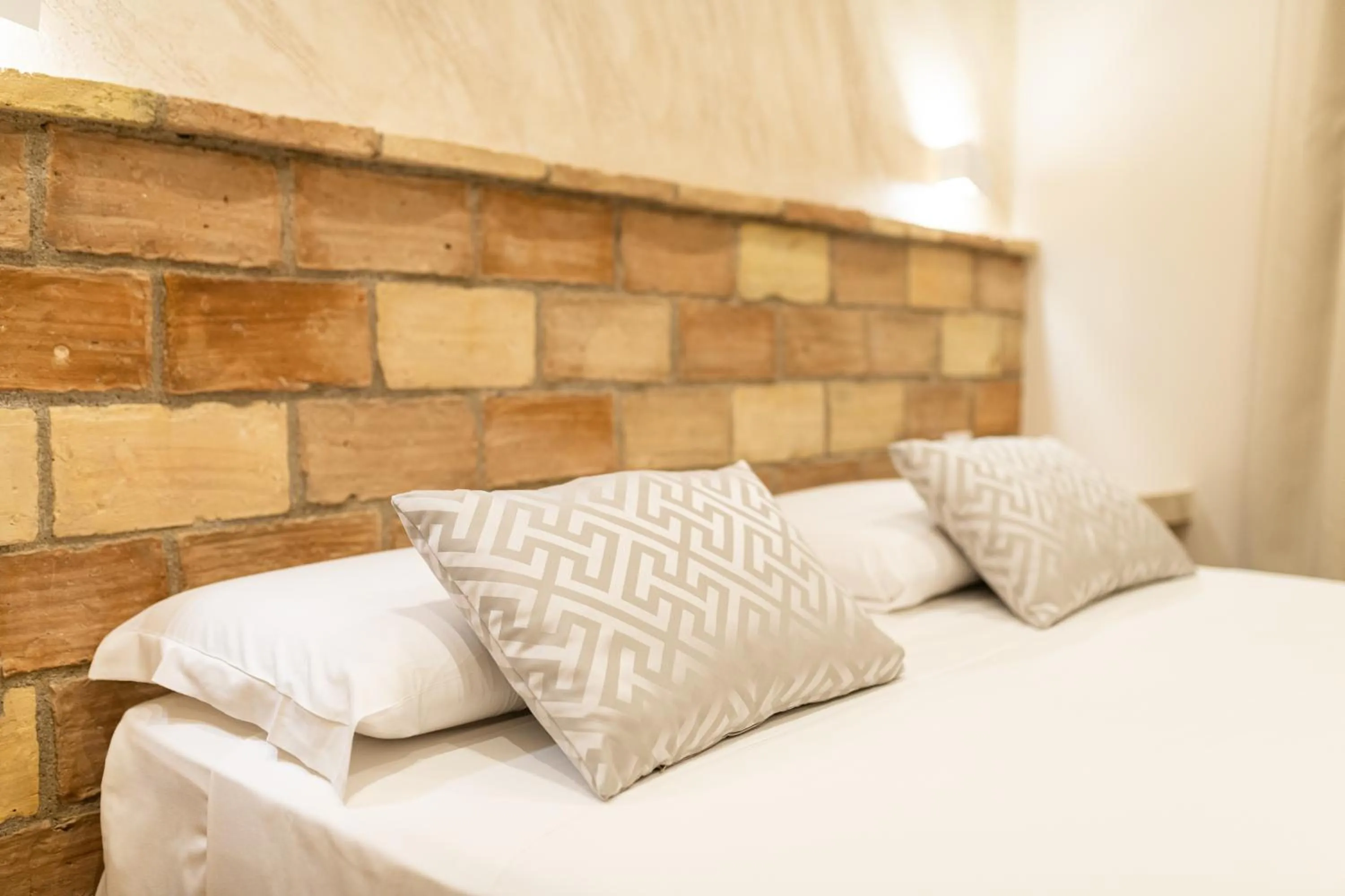 Photo of the whole room, Bed in Top Floor Colosseo Guesthouse