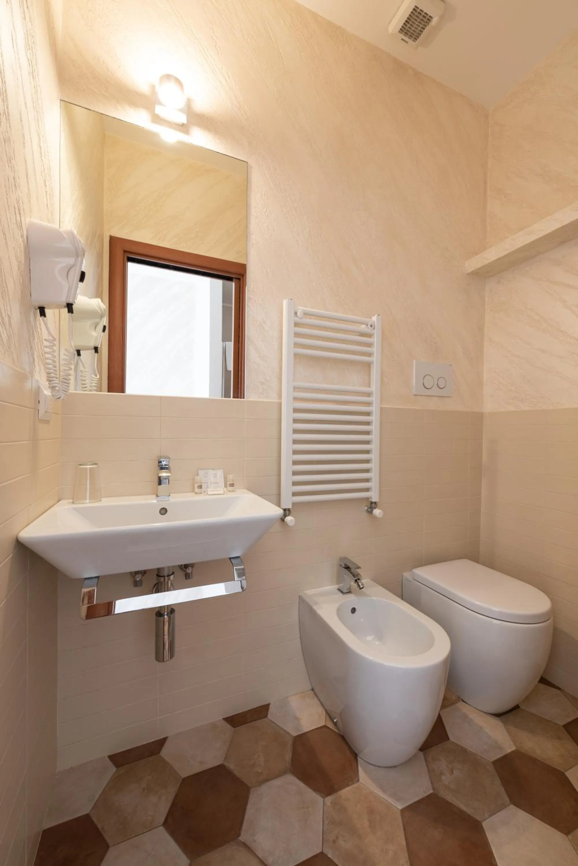 Bathroom in Top Floor Colosseo Guesthouse