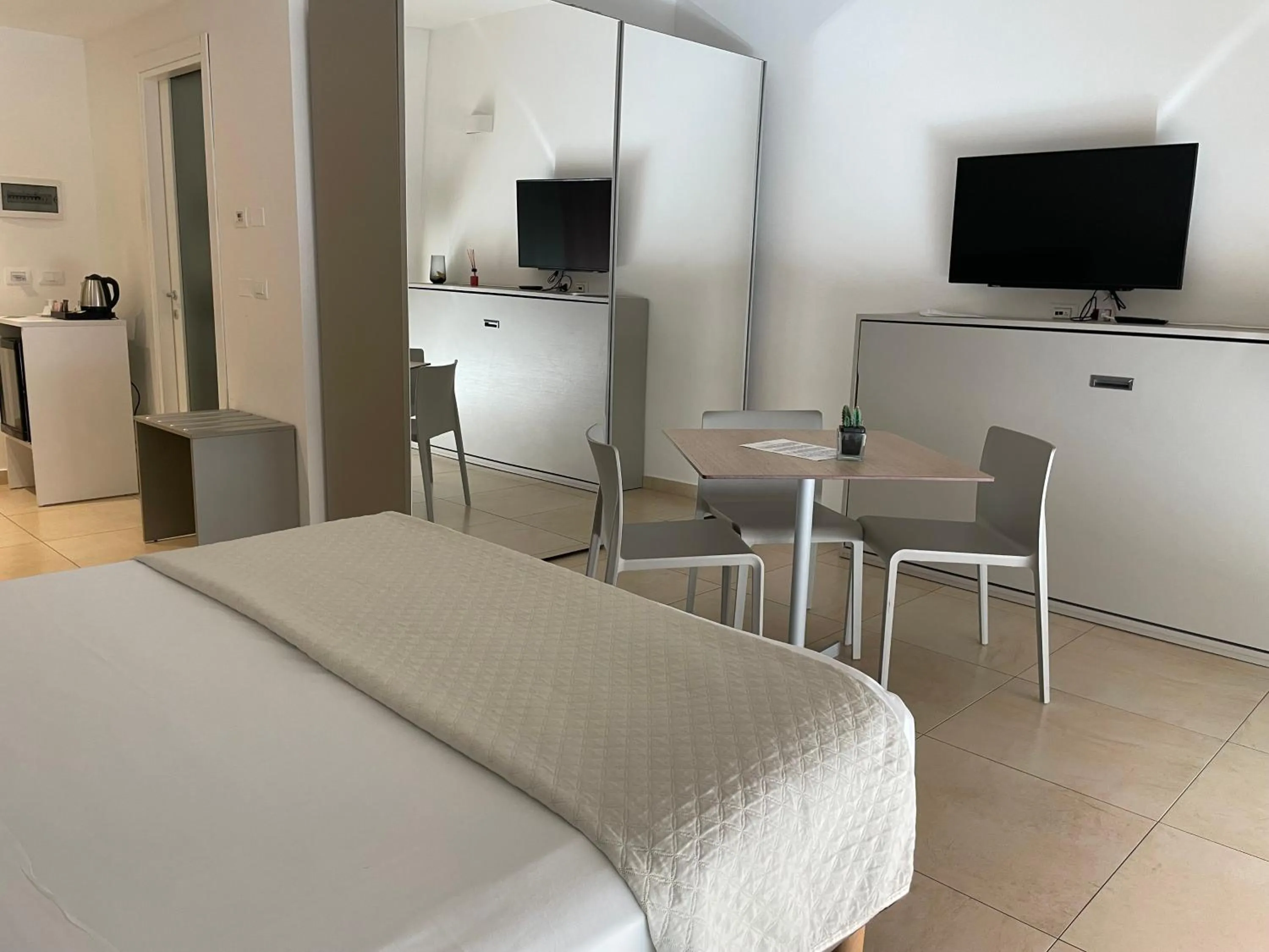 Bedroom, Bed in Zeus Hotel - Aparthotel - Meeting & Congress