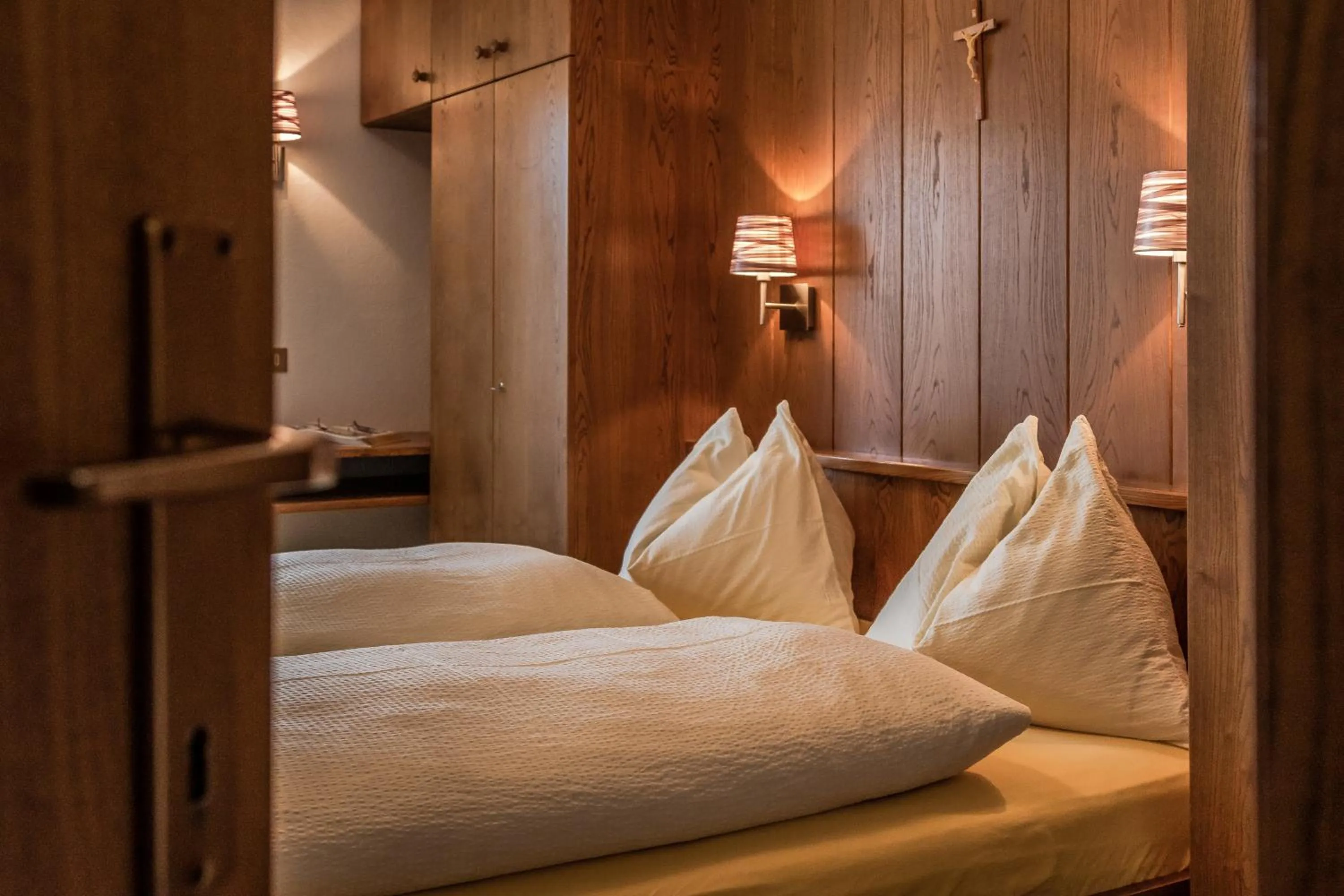 Photo of the whole room, Bed in Garni Baita