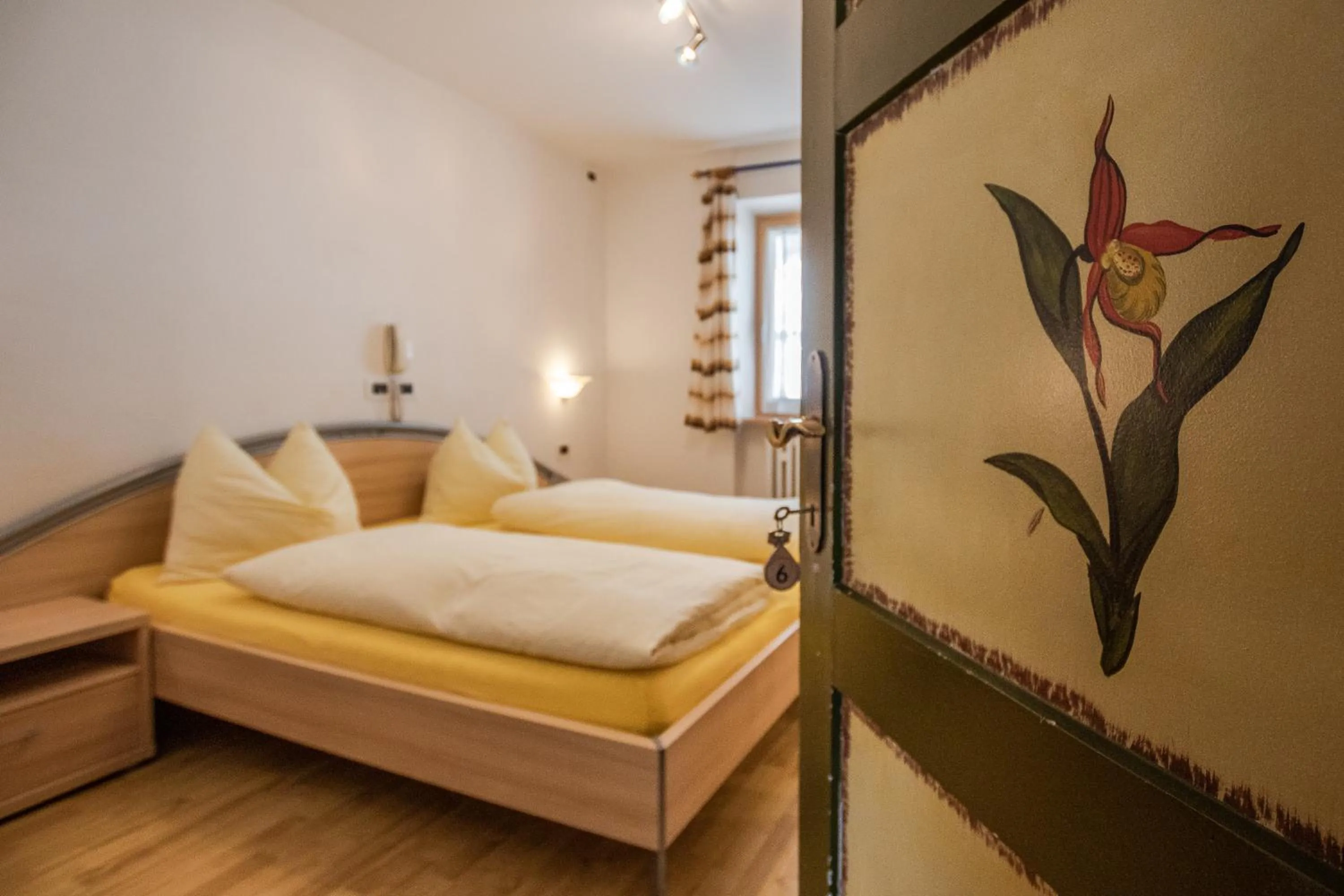 Photo of the whole room, Bed in Garni Baita