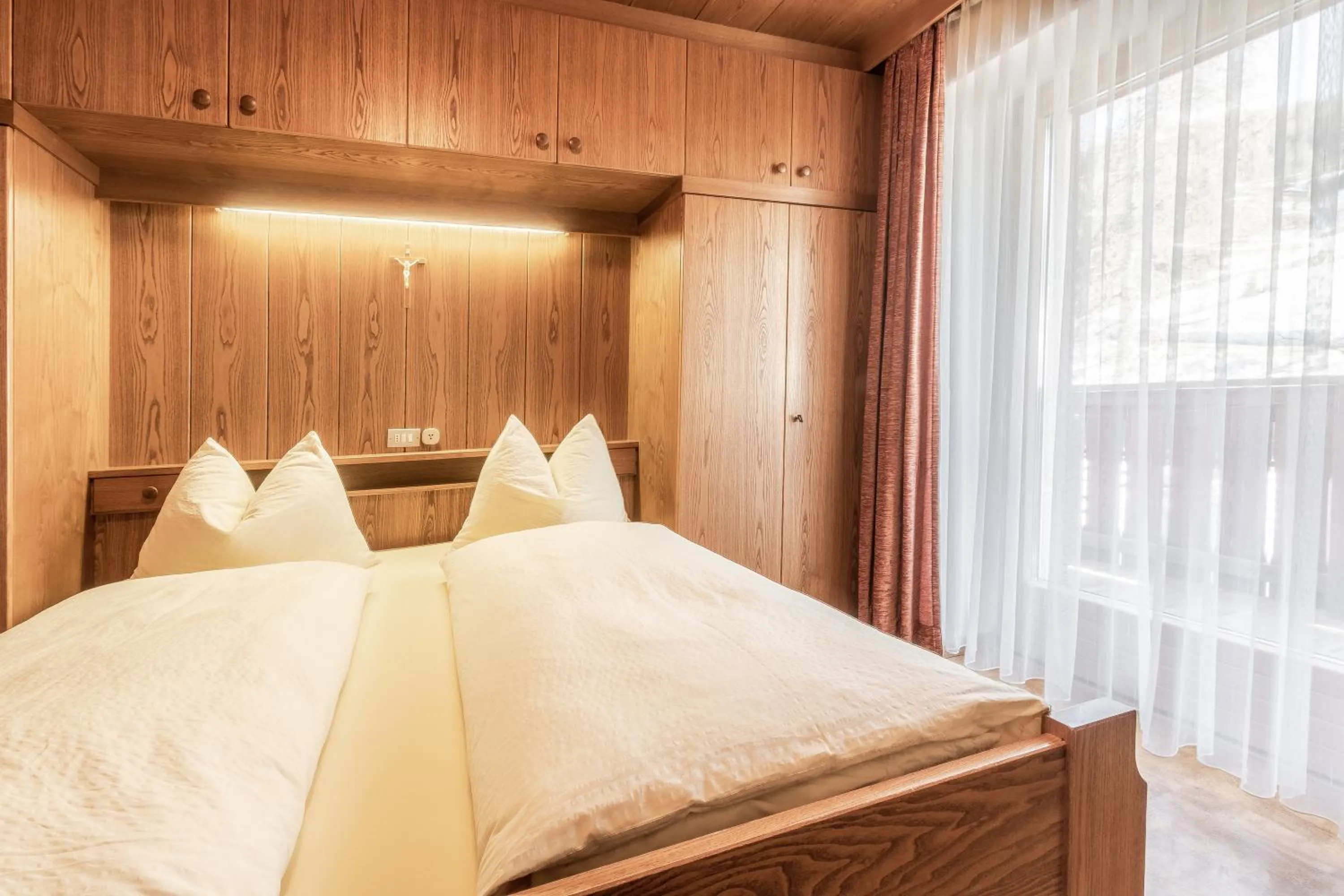 Photo of the whole room, Bed in Garni Baita