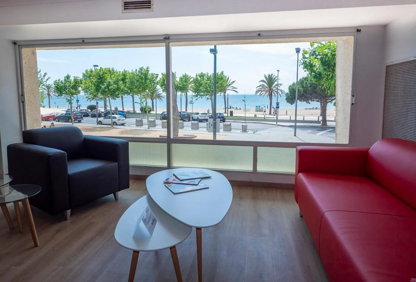 Communal lounge/ TV room in Hotel Vela