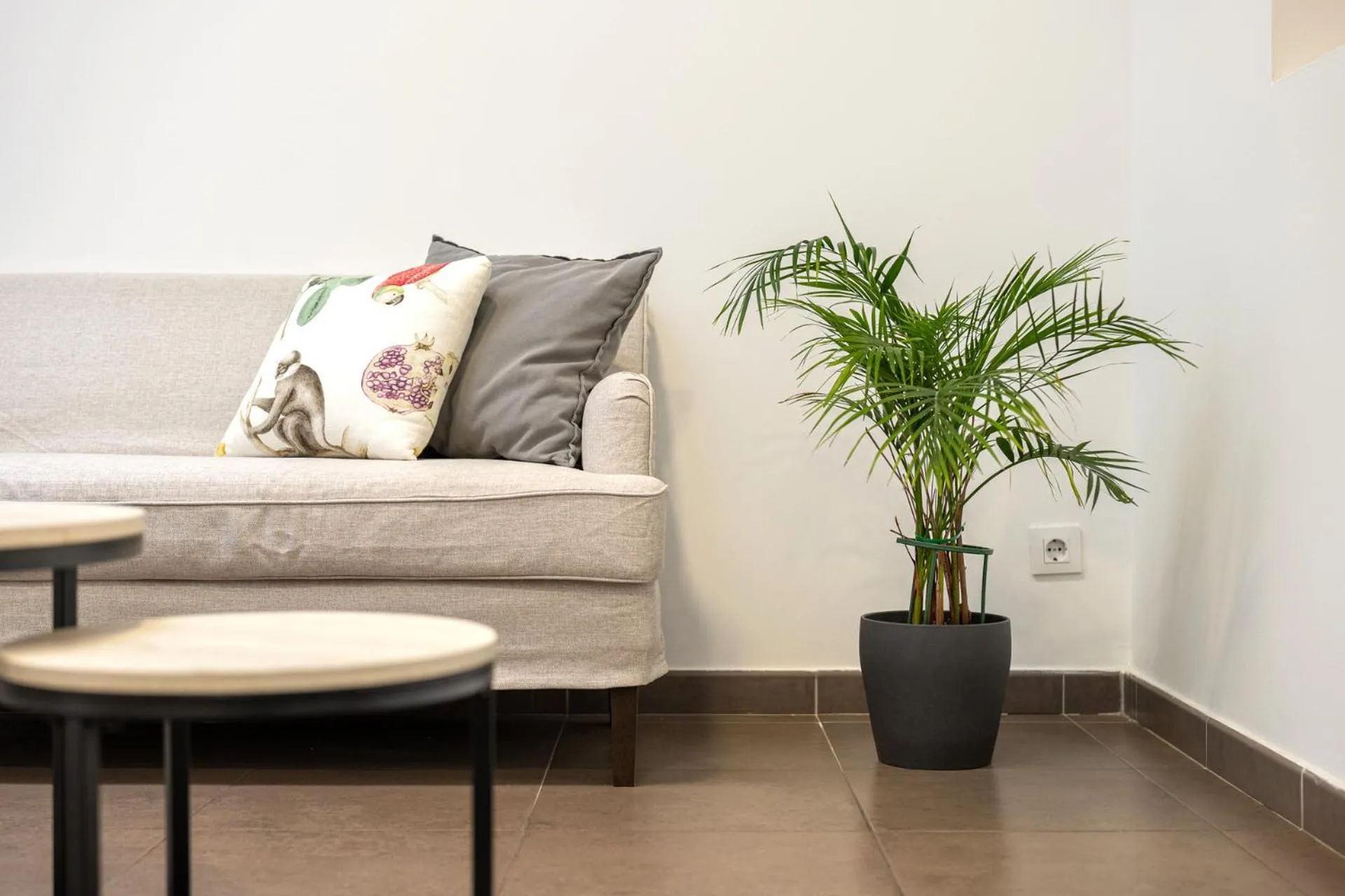 Living room in Laramond Barcelona Rooms