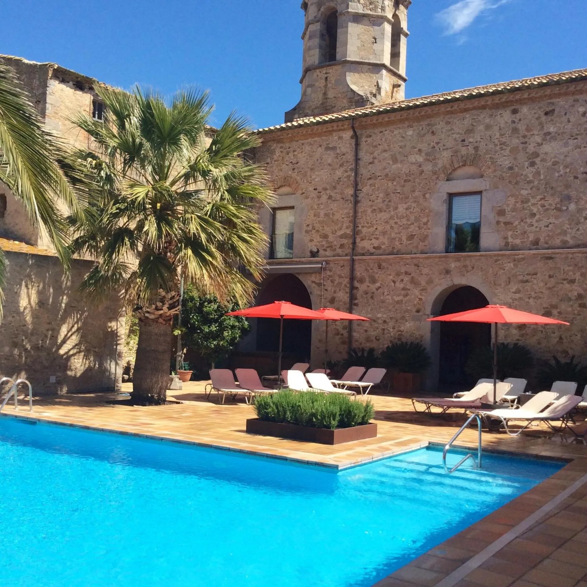 Swimming pool in Hotel Canet