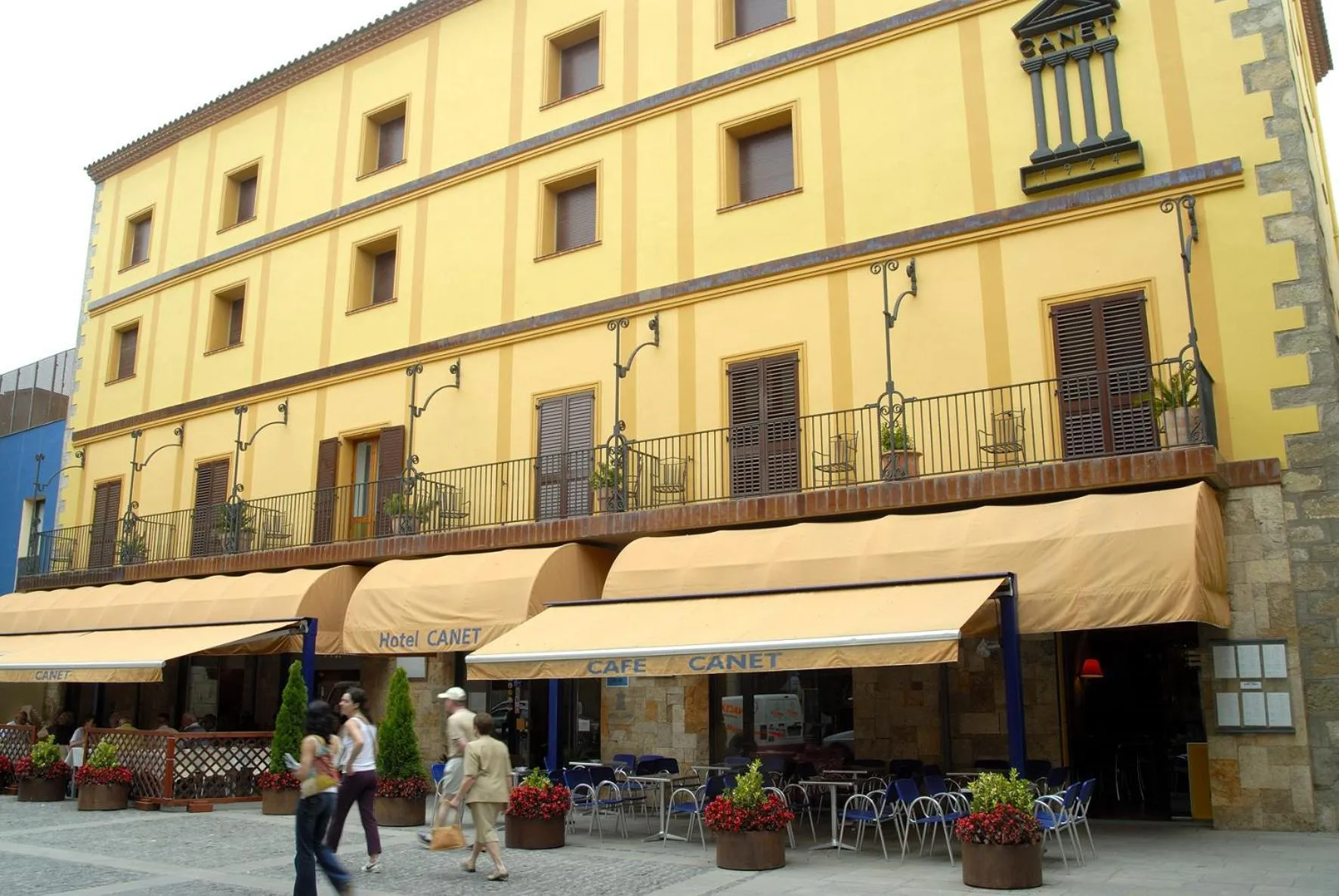 Facade/entrance in Hotel Canet