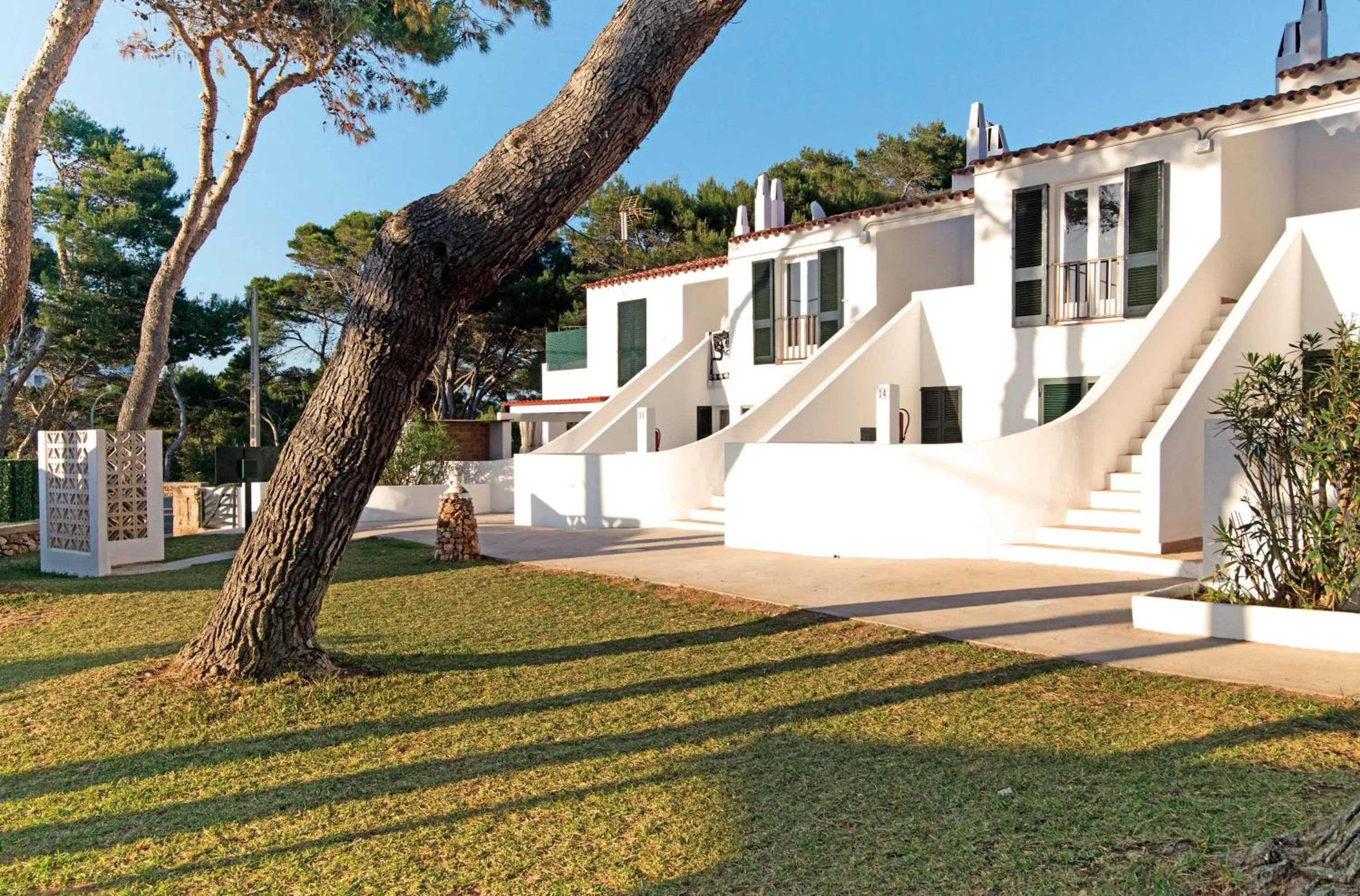 Property building in Apartamentos Cala Blanca