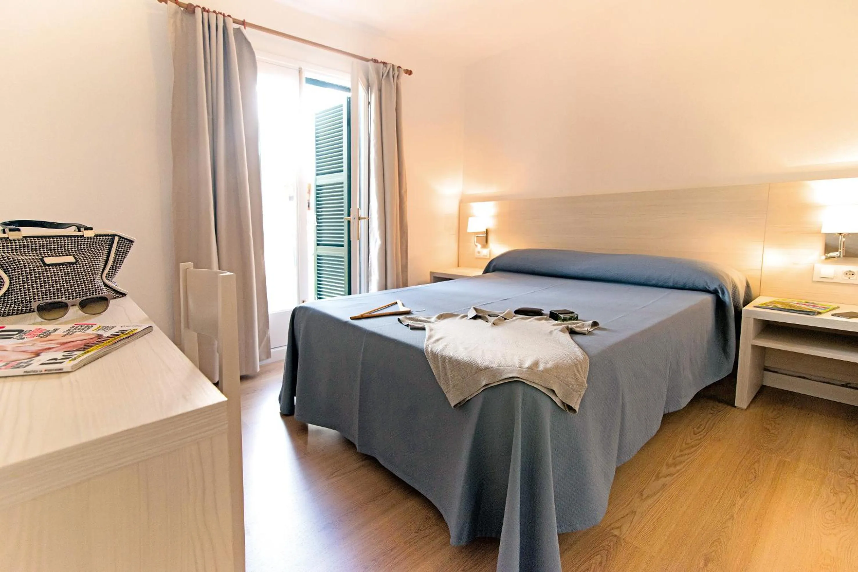 Bedroom, Bed in Apartamentos Cala Blanca