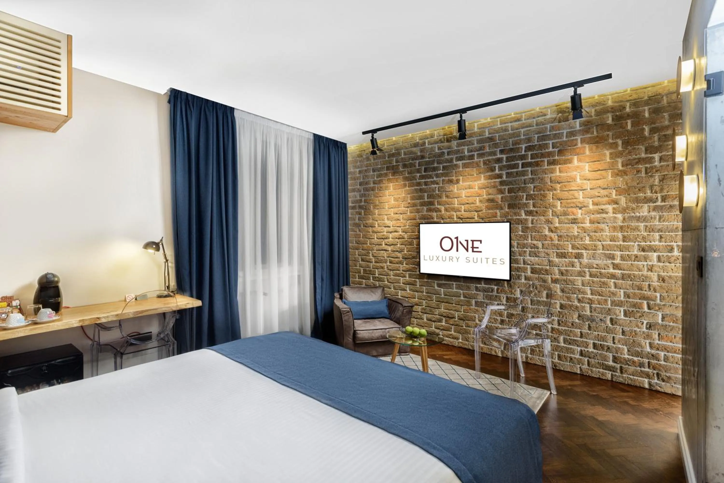 Photo of the whole room, Bed in One Luxury Suites