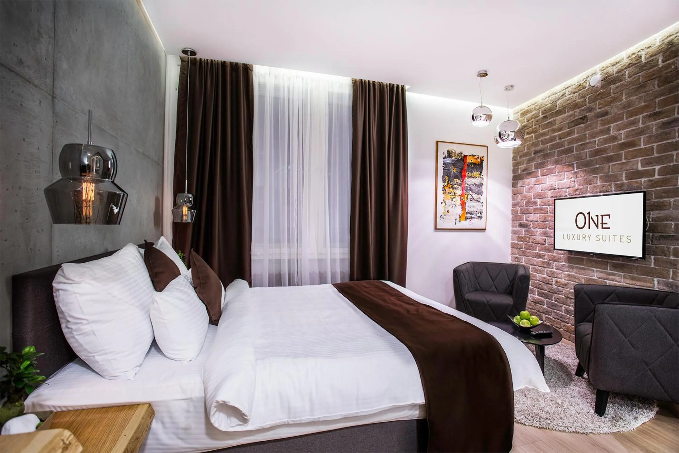 TV and multimedia, Bed in One Luxury Suites