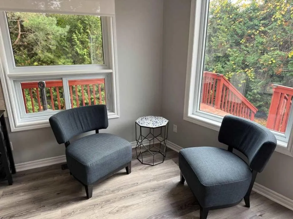 5 Bedrooms, Mountain Views, Steps from Blue Mountain Village, Hot Tub, BBQ