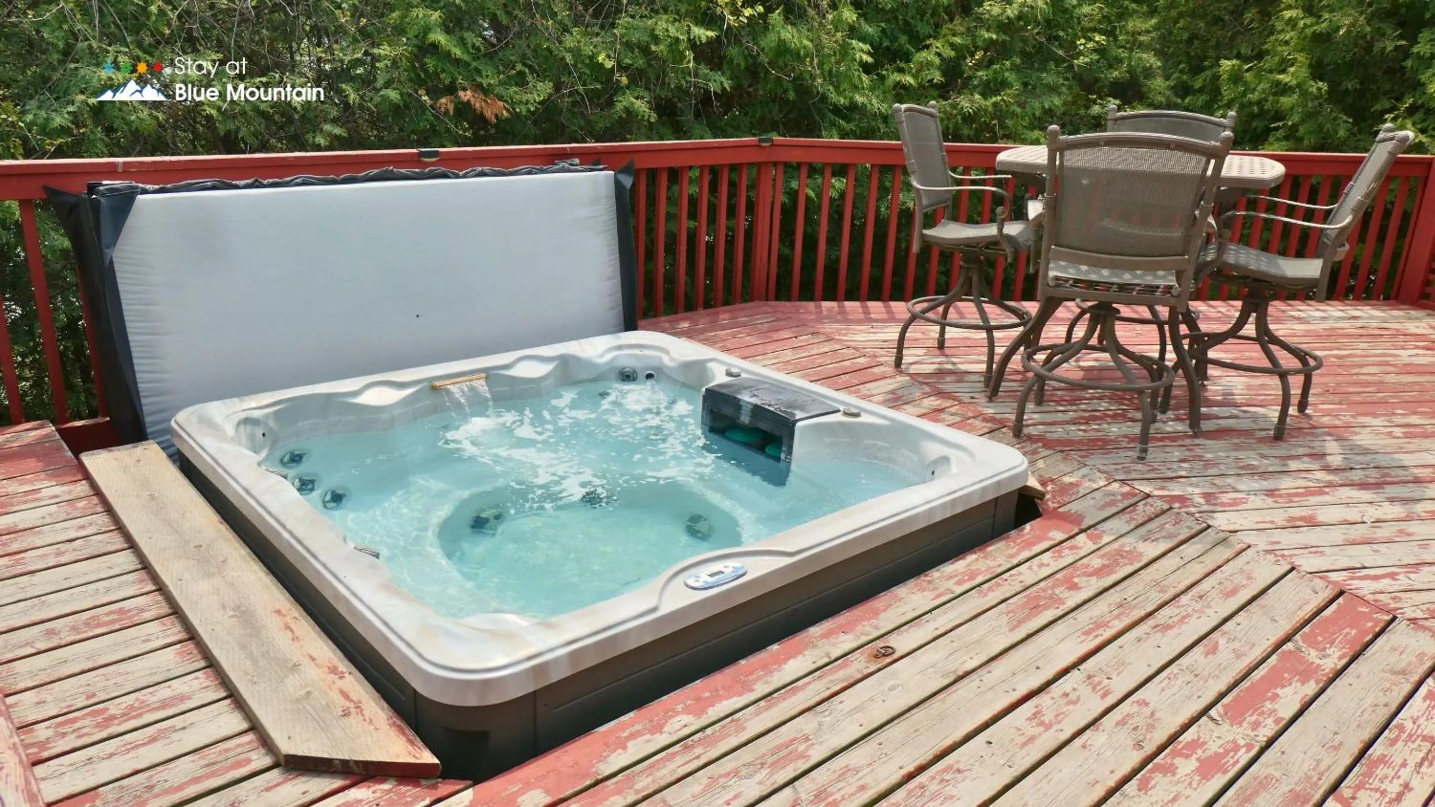 5 Bedrooms, Mountain Views, Steps from Blue Mountain Village, Hot Tub, BBQ