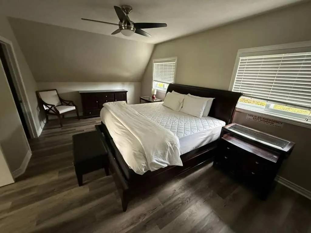 Bed in 5 Bedrooms, Mountain Views, Steps from Blue Mountain Village, Hot Tub, BBQ