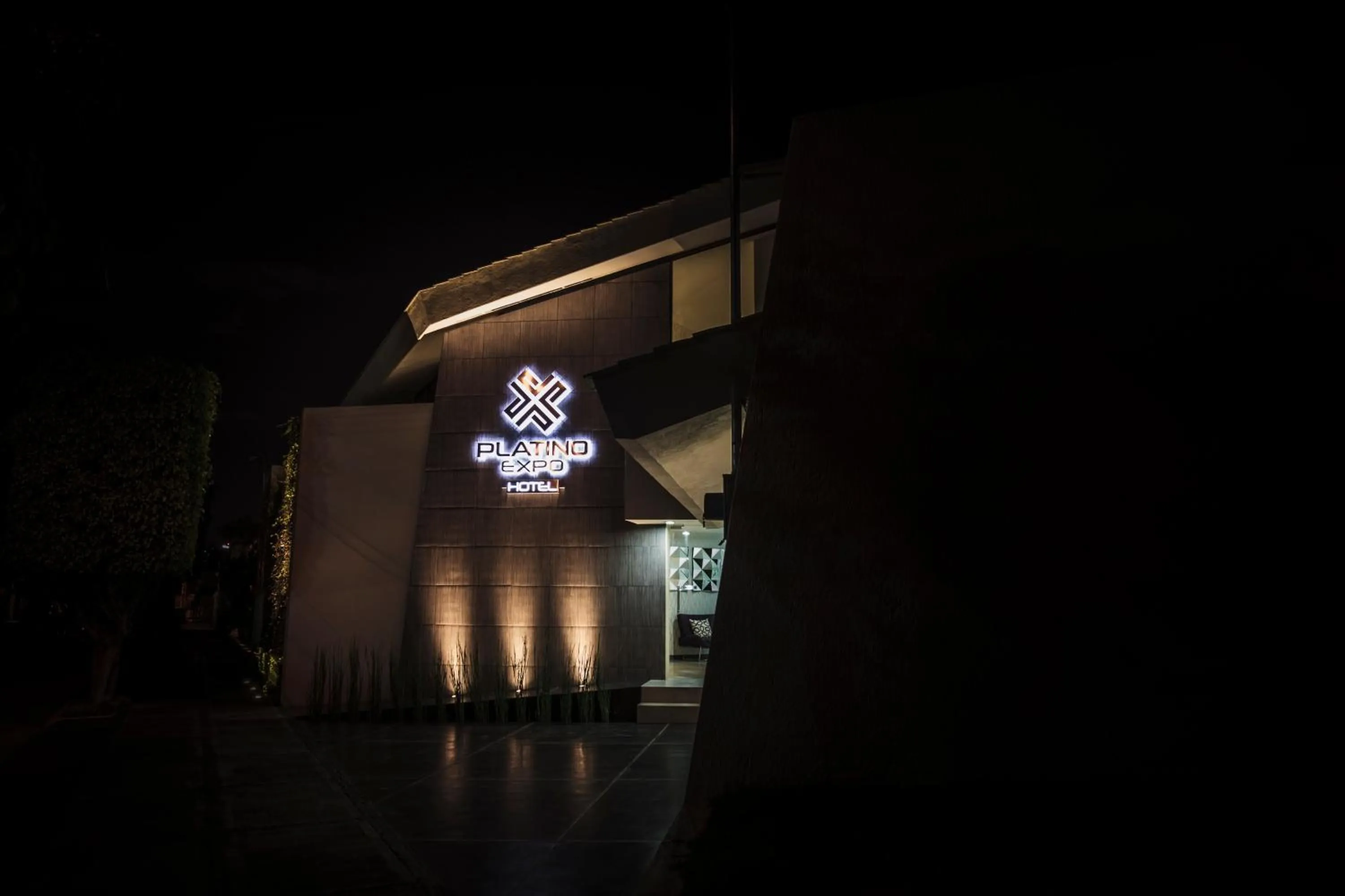 Property building in Hotel Platino Expo Guadalajara