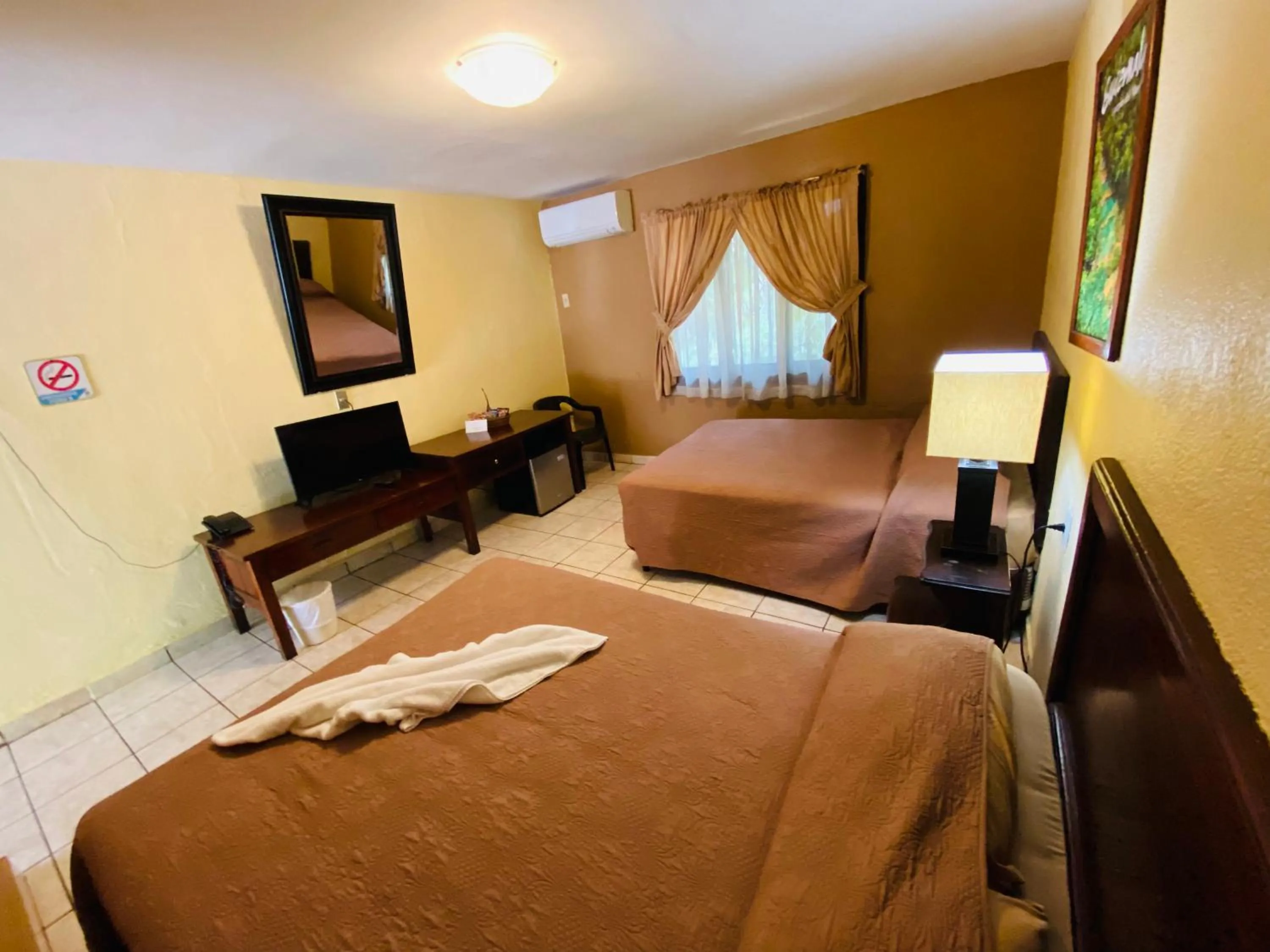 Photo of the whole room, Bed in Hotel Puerto Libre