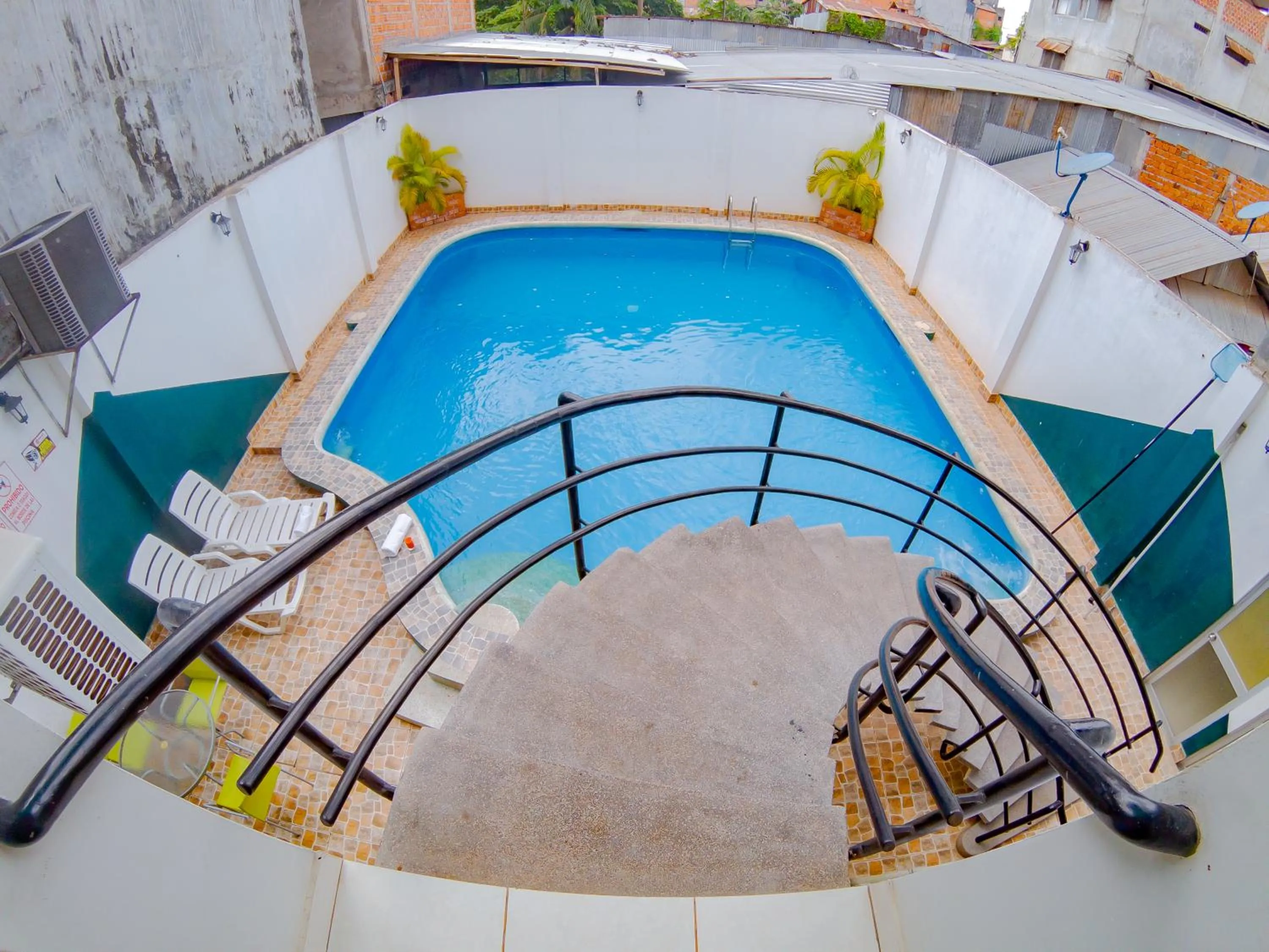 Pool view in Hotel Jhor Bush