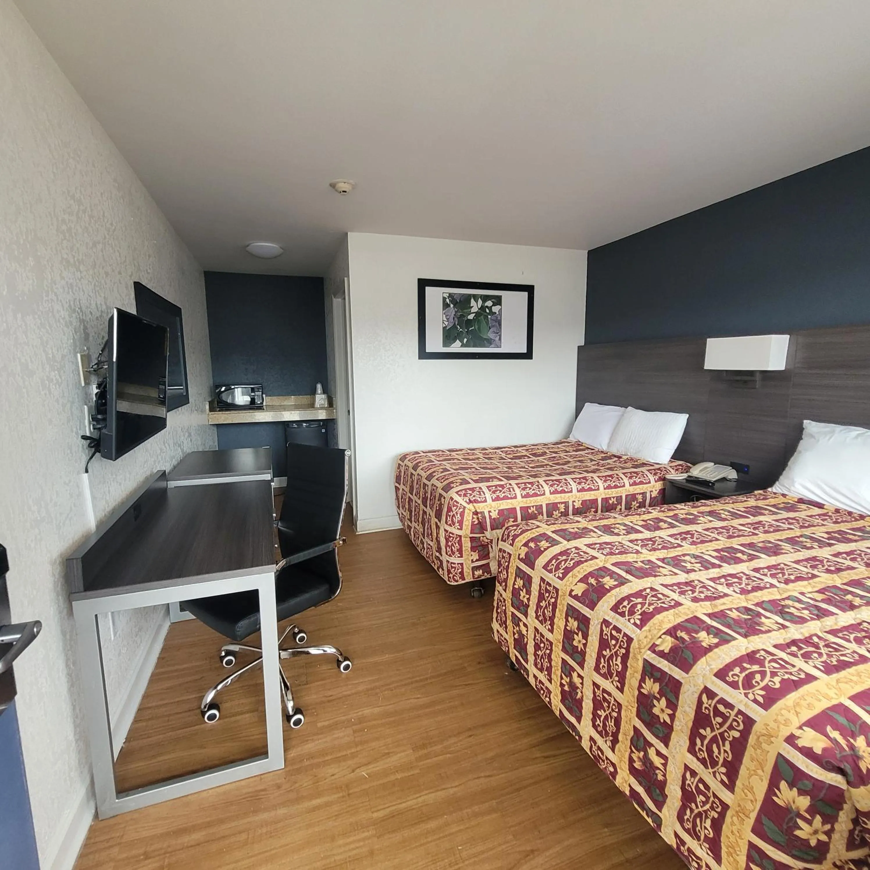 Bed in Budget Inn