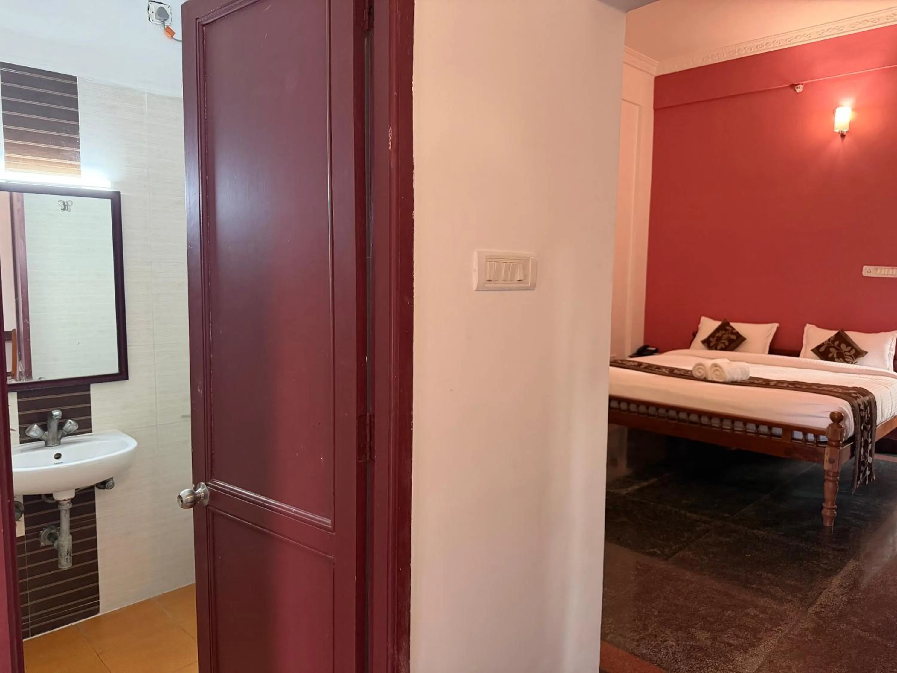 Bedroom, Bed in Hotel Bon Sejour
