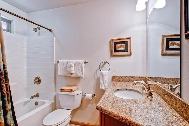 Bears Den & Little Bear