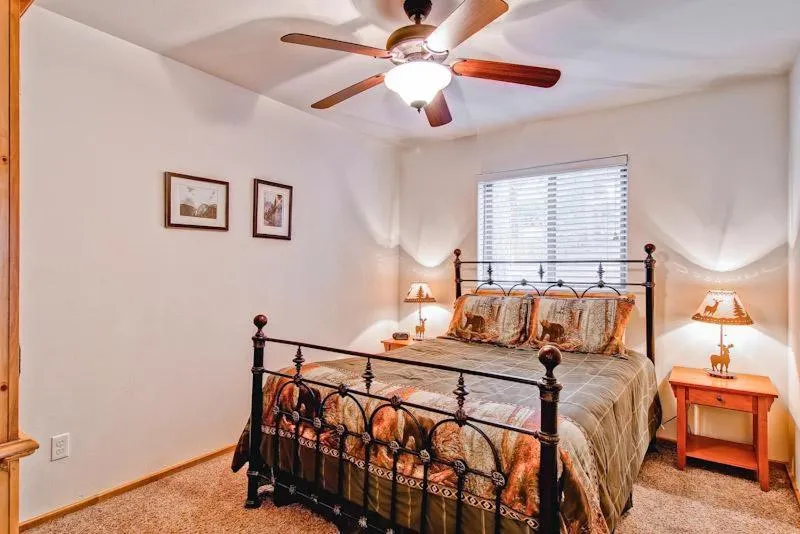 Bed in Bears Den & Little Bear